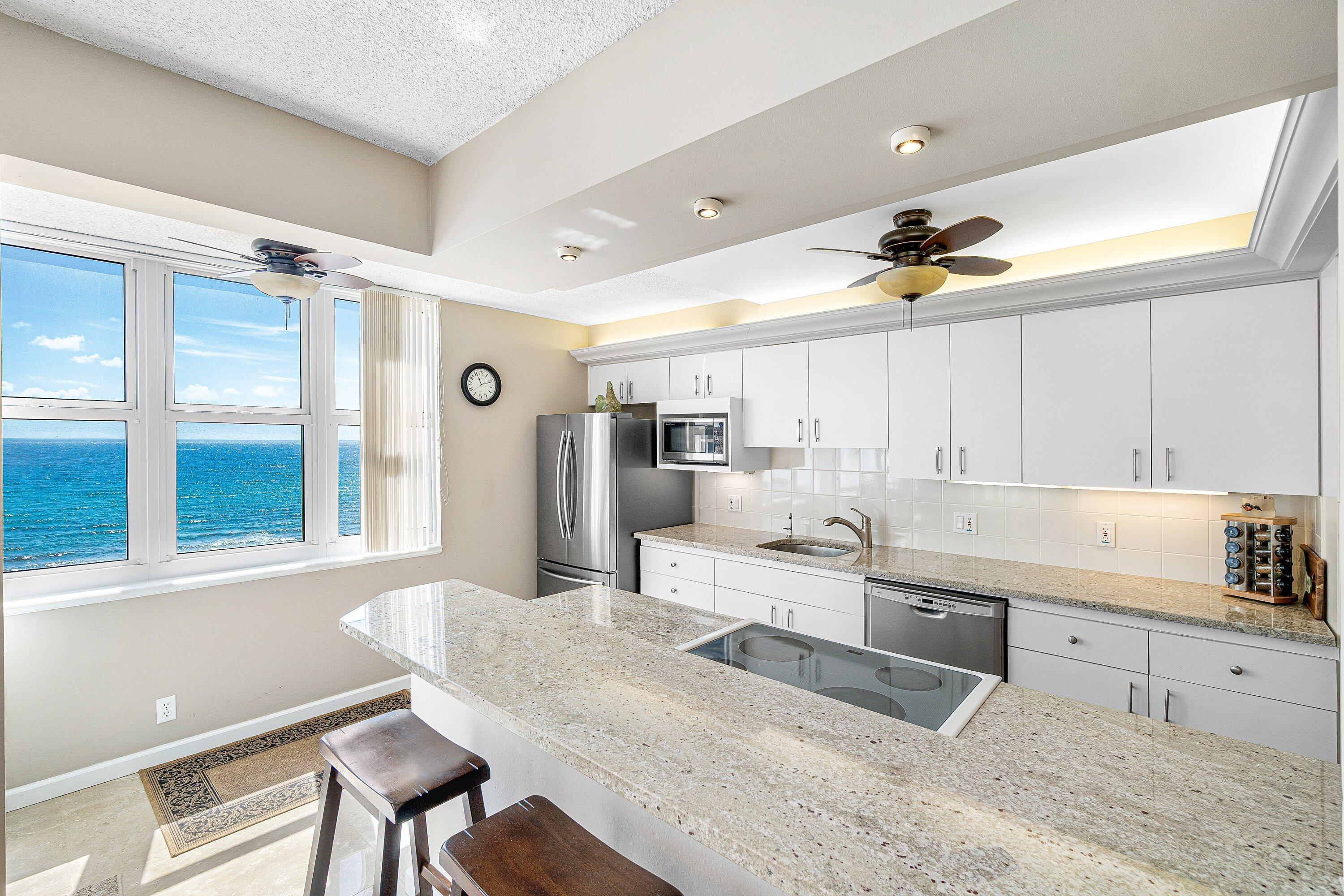 2000 S Ocean Boulevard 8-d Property Photo 5