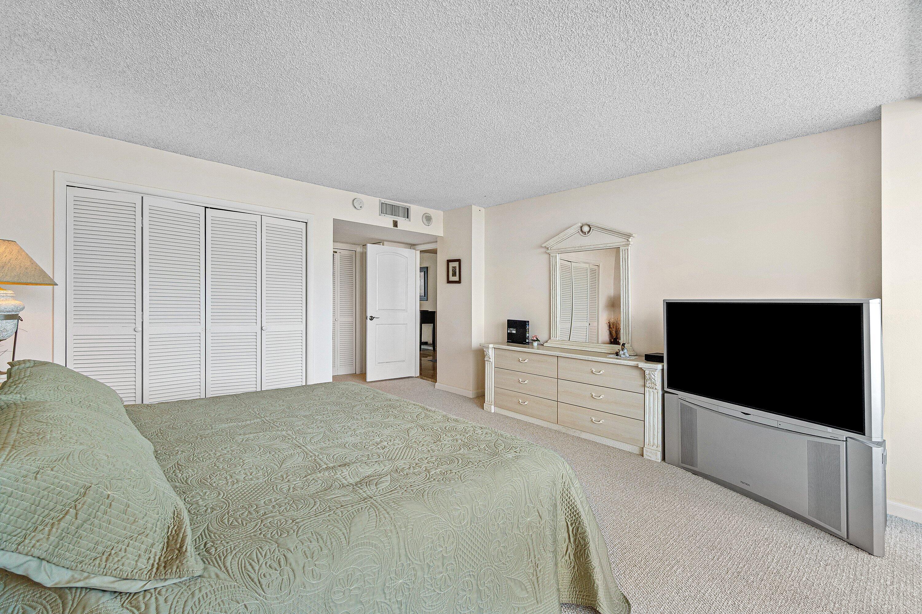 2000 S Ocean Boulevard 8-d Property Photo 8