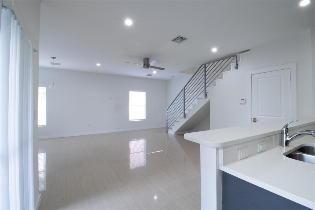 B26070927 Property Photo 10