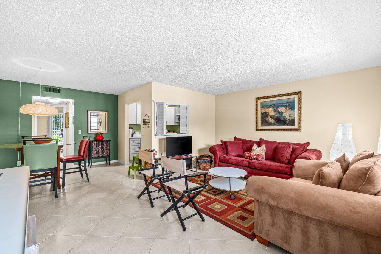 68 Suffolk B 680 Property Photo 5