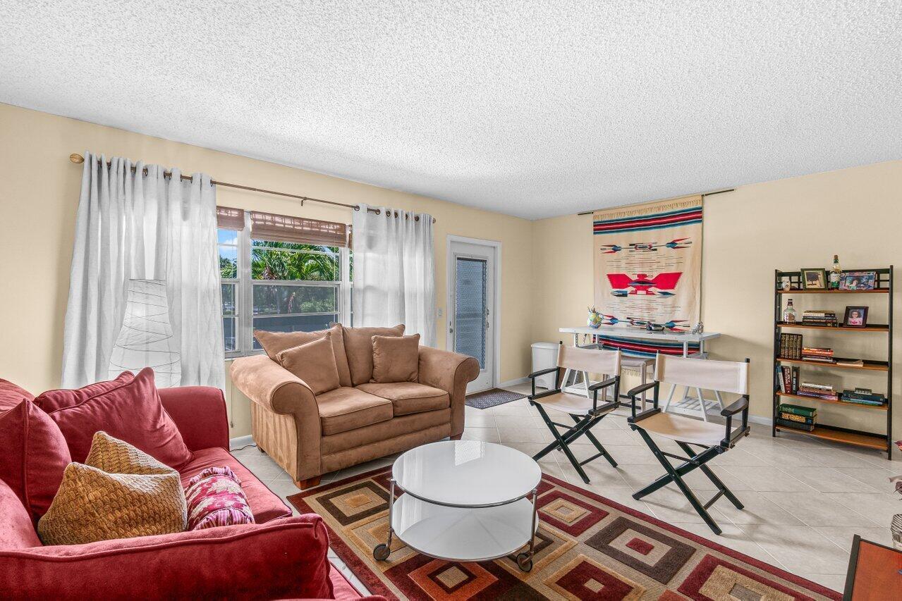 68 Suffolk B 680 Property Photo 7