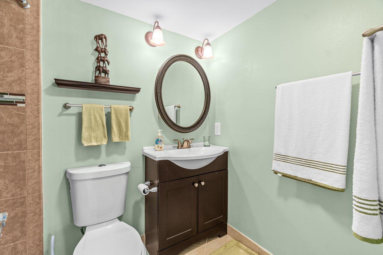 68 Suffolk B 680 Property Photo 14