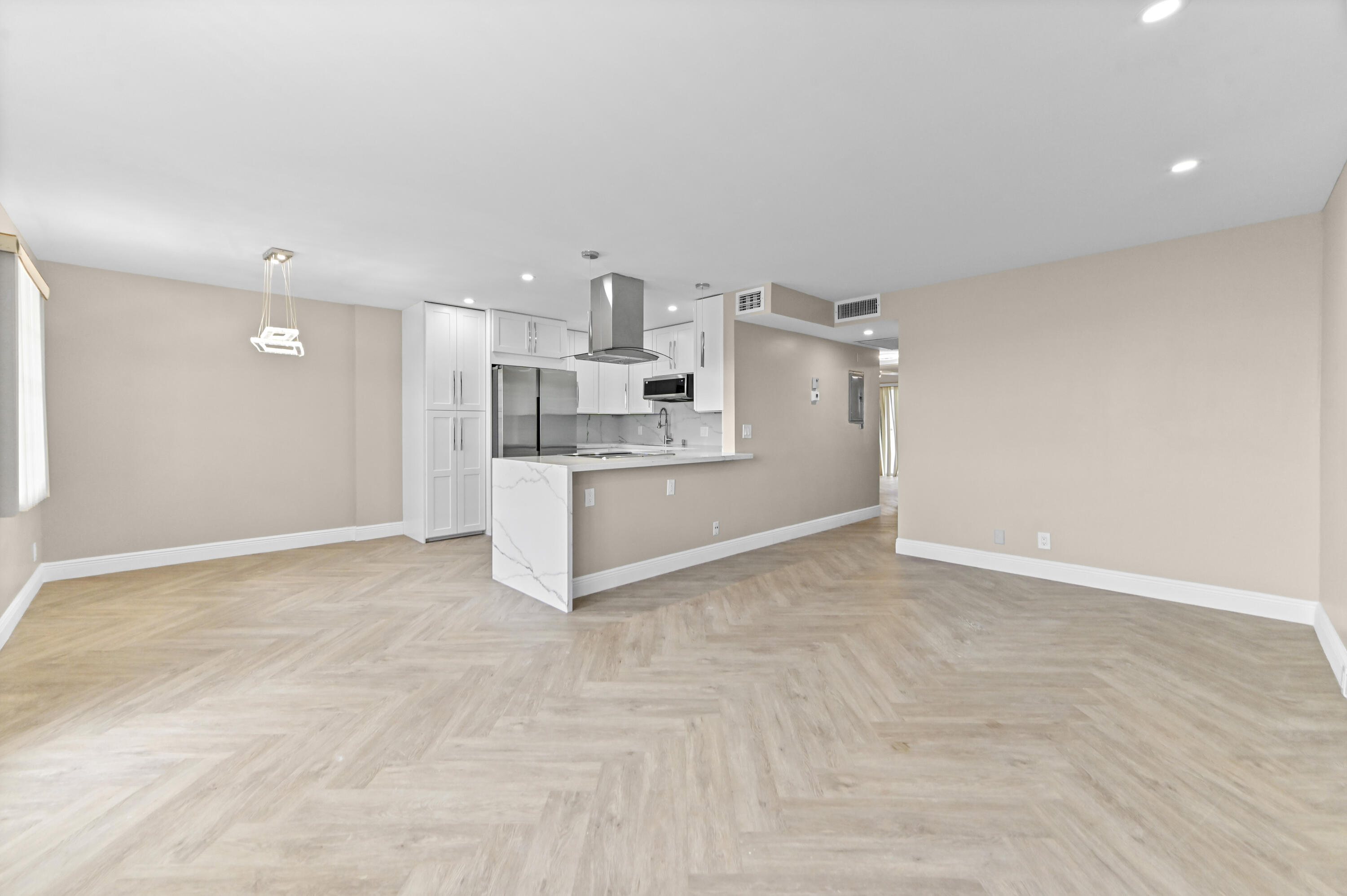 4055 Wolverton C Property Photo 8
