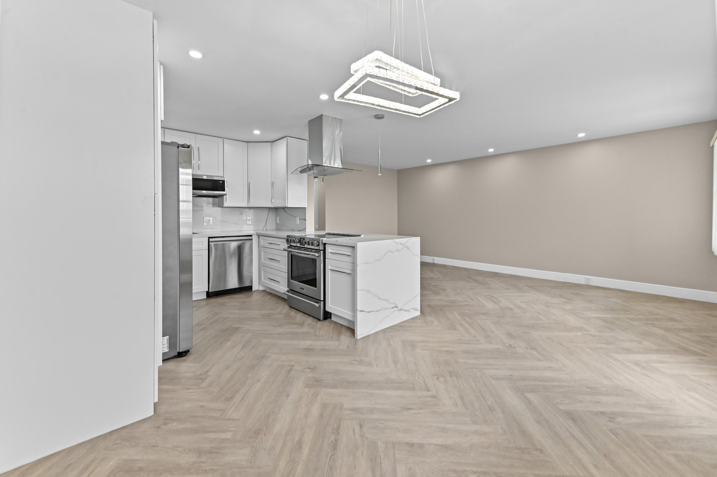 4055 Wolverton C Property Photo 10