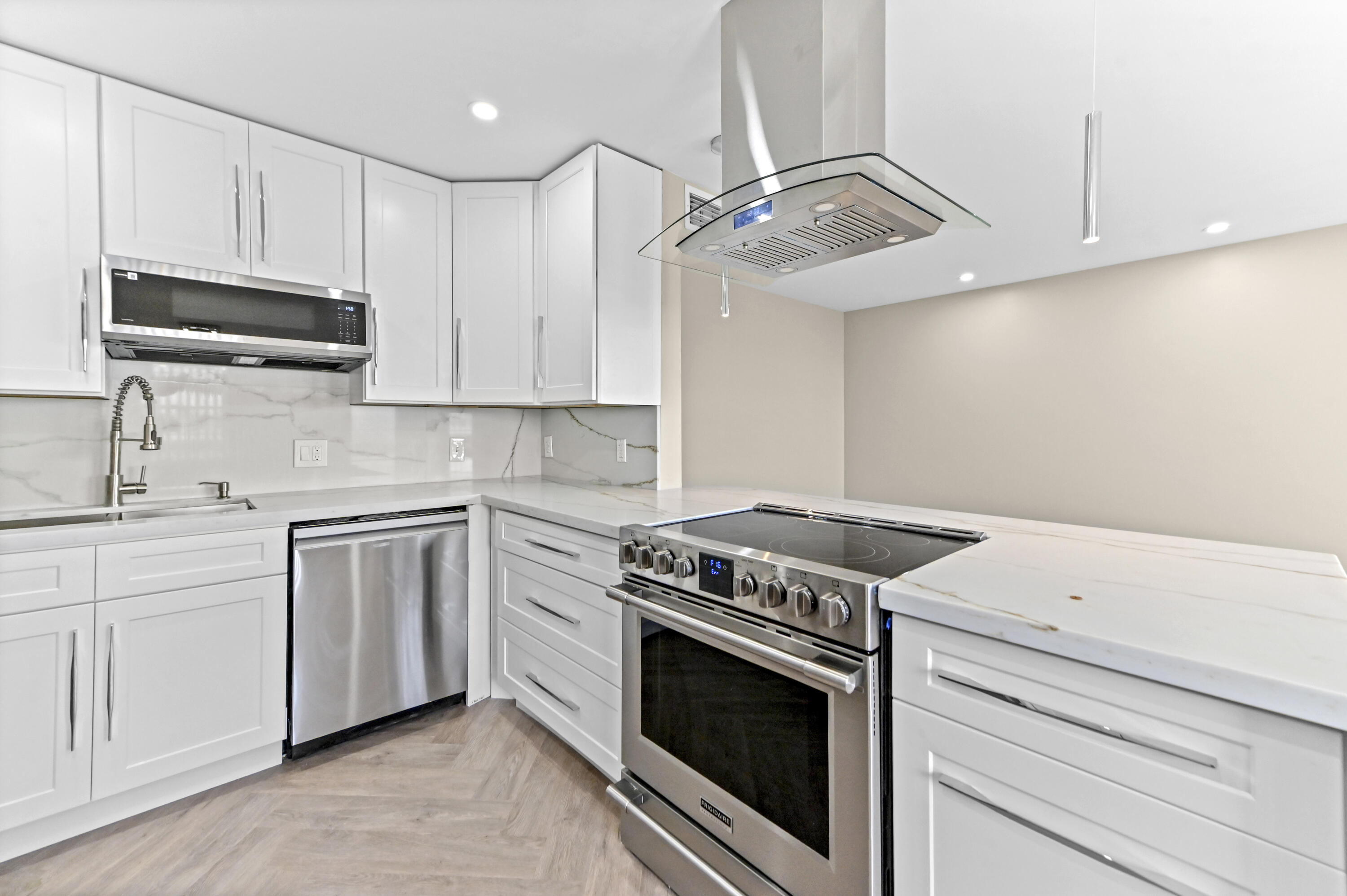 4055 Wolverton C Property Photo 13