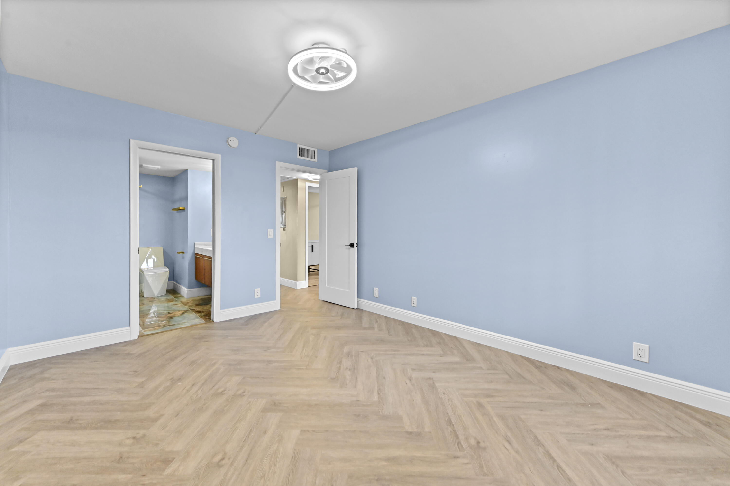 4055 Wolverton C Property Photo 17