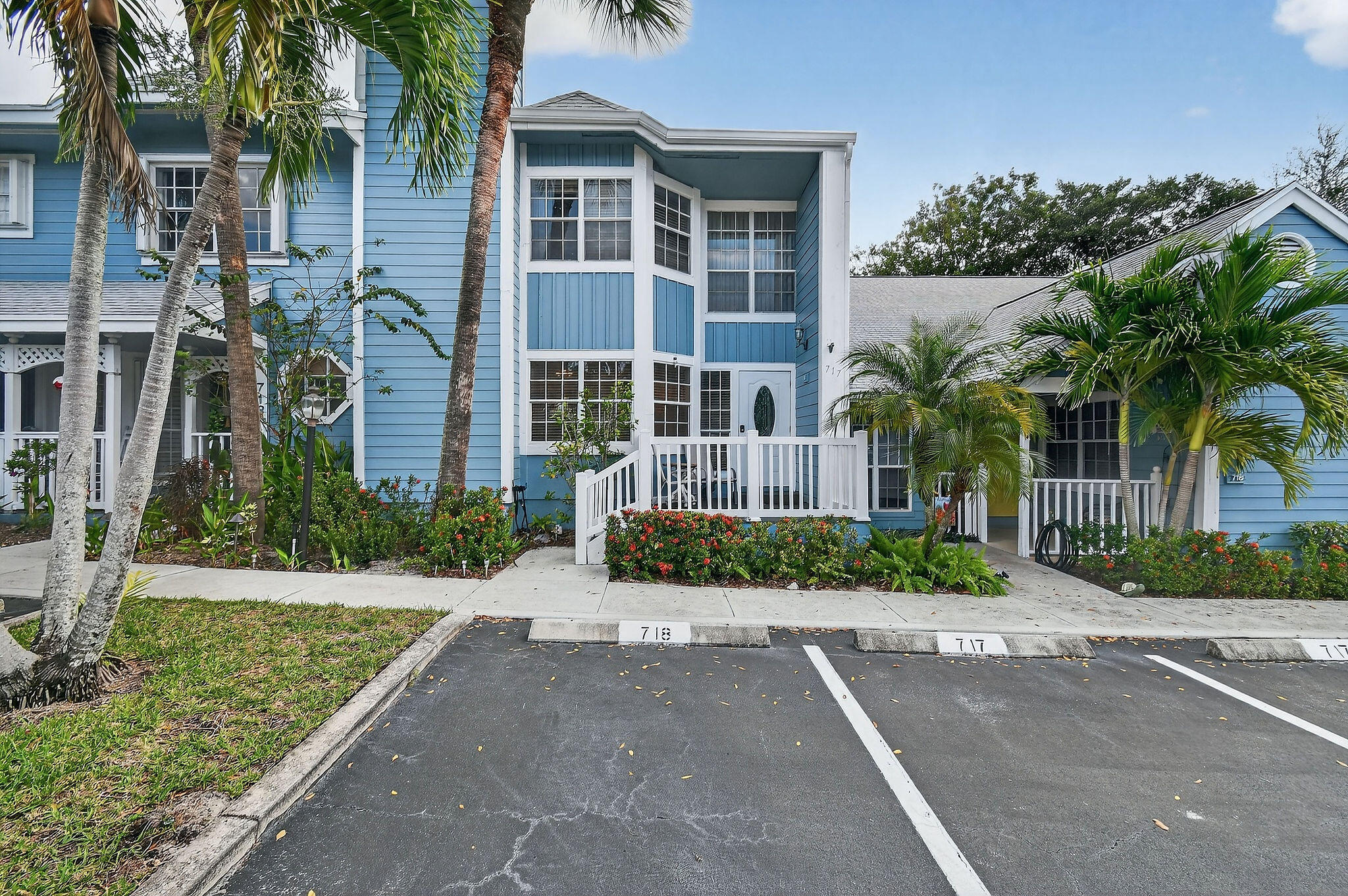 717 Ocean Dunes Circle Property Photo 1