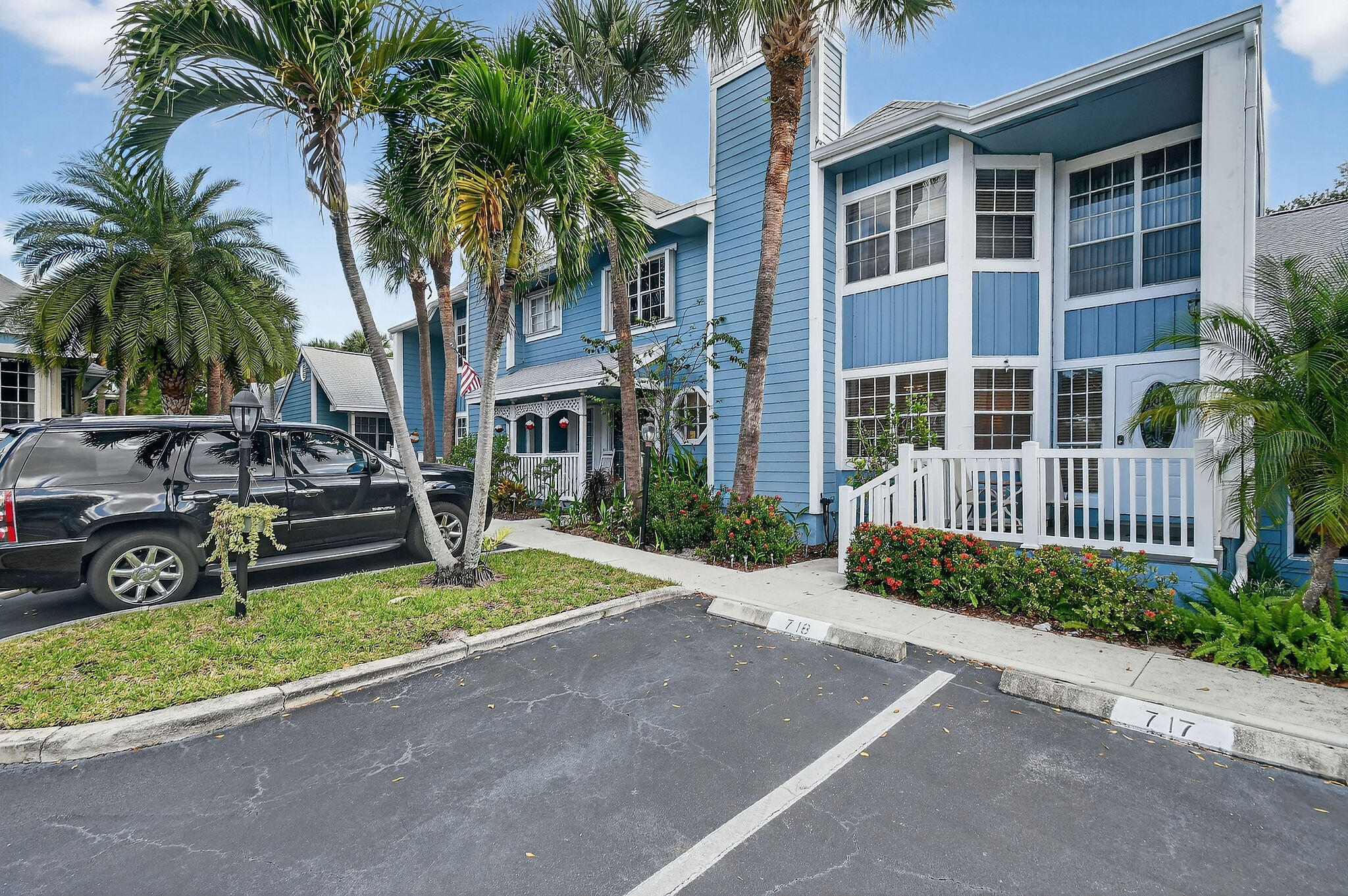 717 Ocean Dunes Circle Property Photo 2