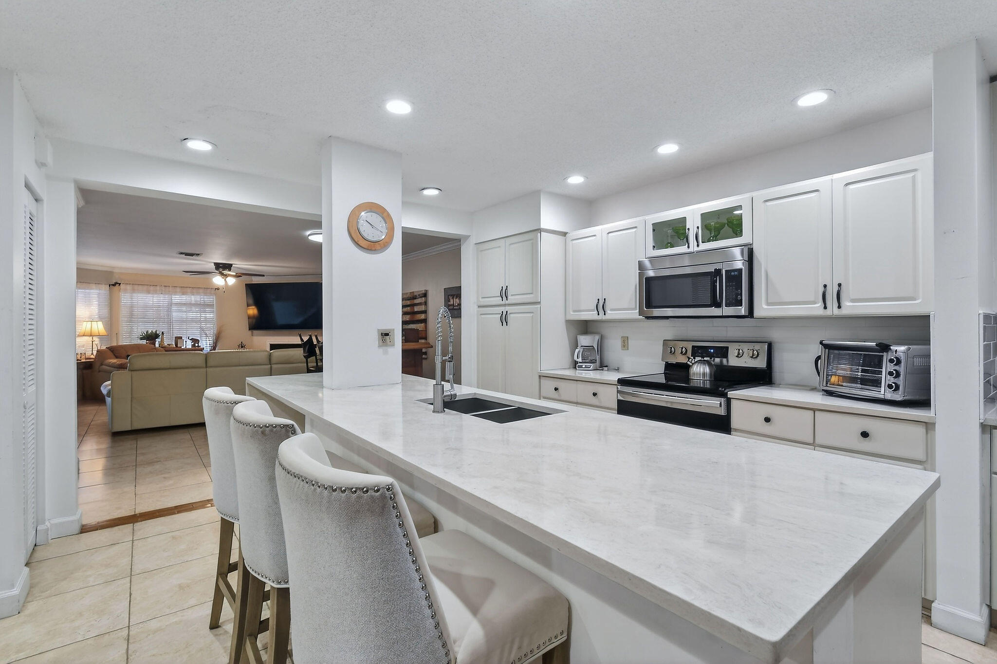 717 Ocean Dunes Circle Property Photo 6