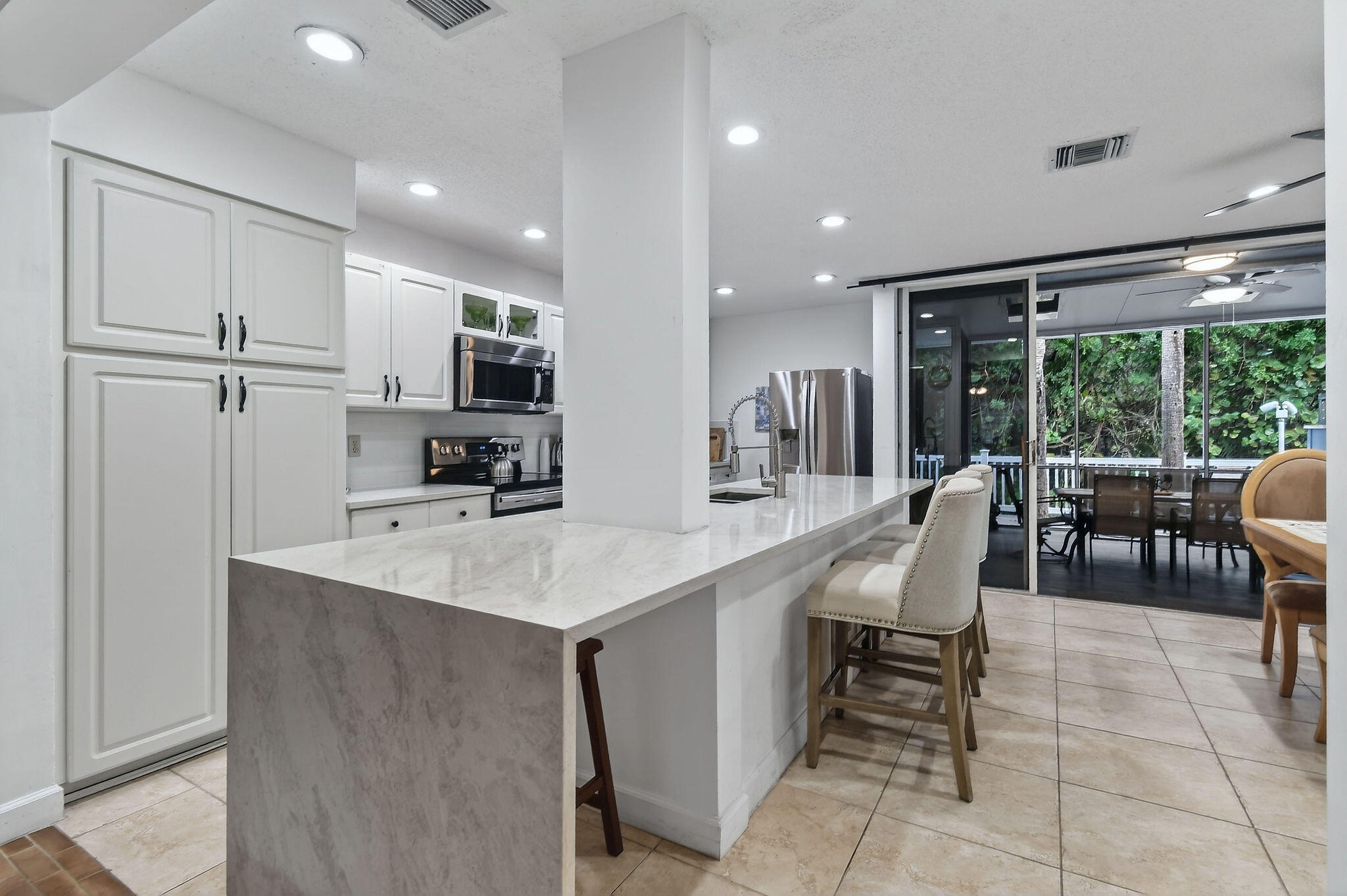 717 Ocean Dunes Circle Property Photo 8