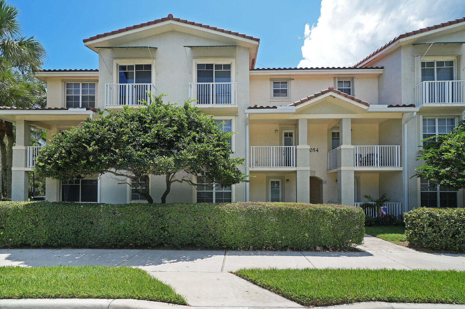 1054 University Boulevard 21 Property Photo 1