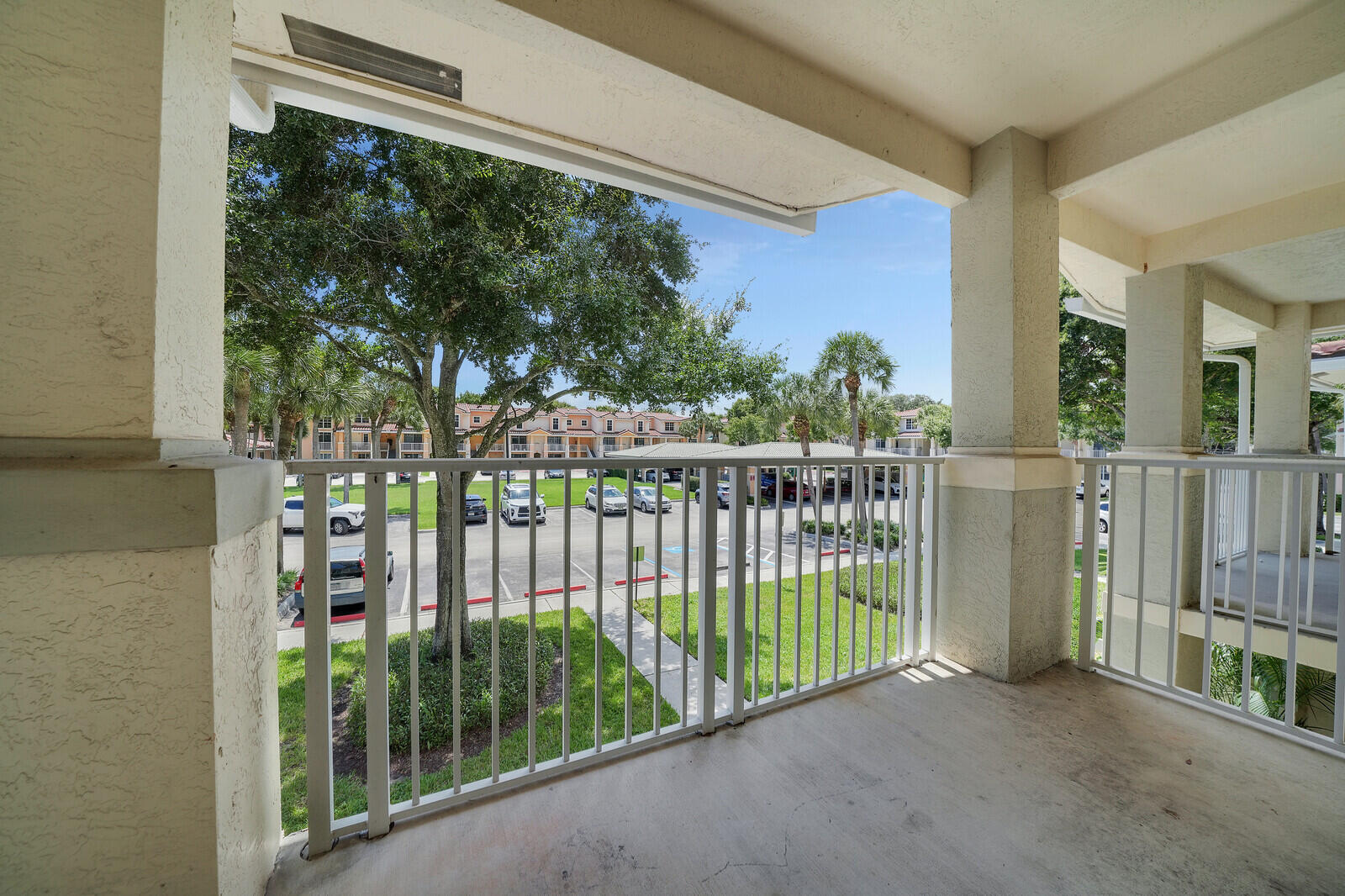 1054 University Boulevard 21 Property Photo 4