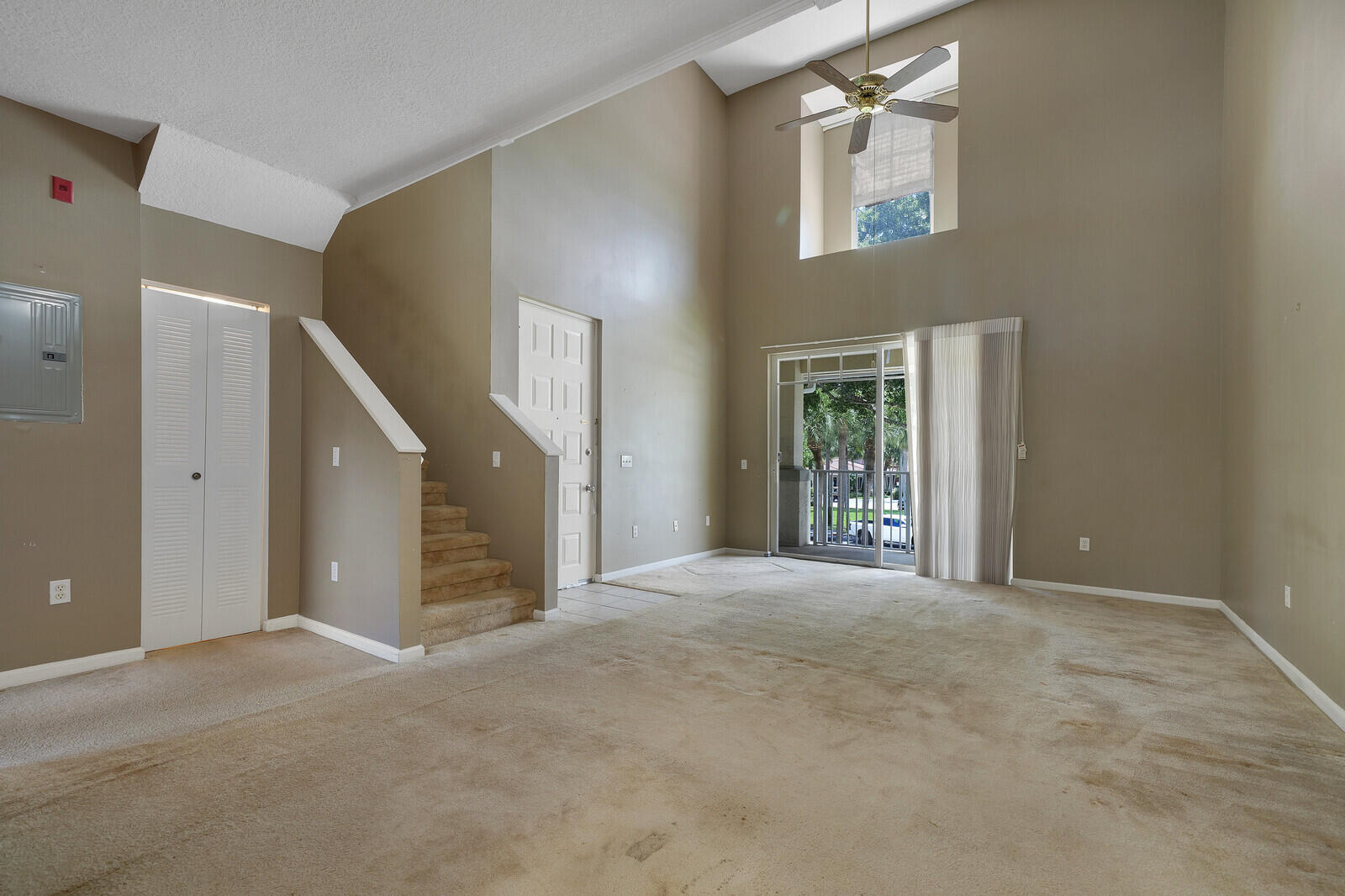 1054 University Boulevard 21 Property Photo 8