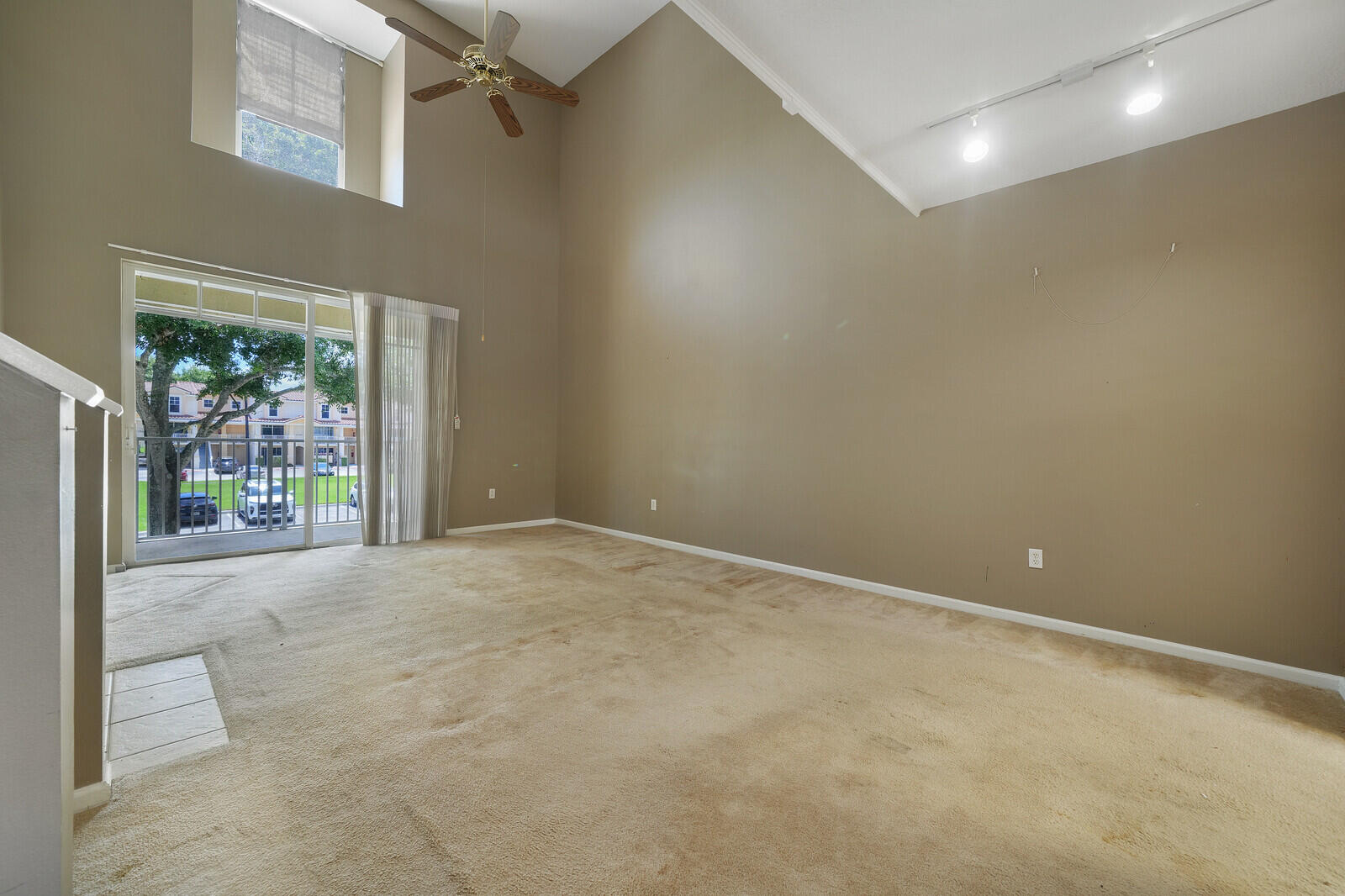 1054 University Boulevard 21 Property Photo 9
