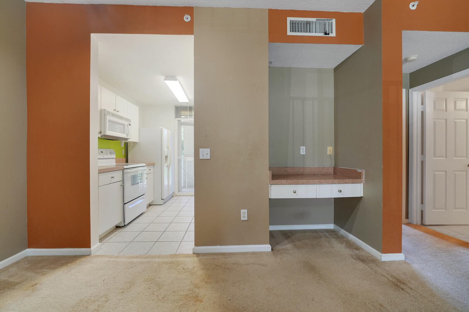 1054 University Boulevard 21 Property Photo 12