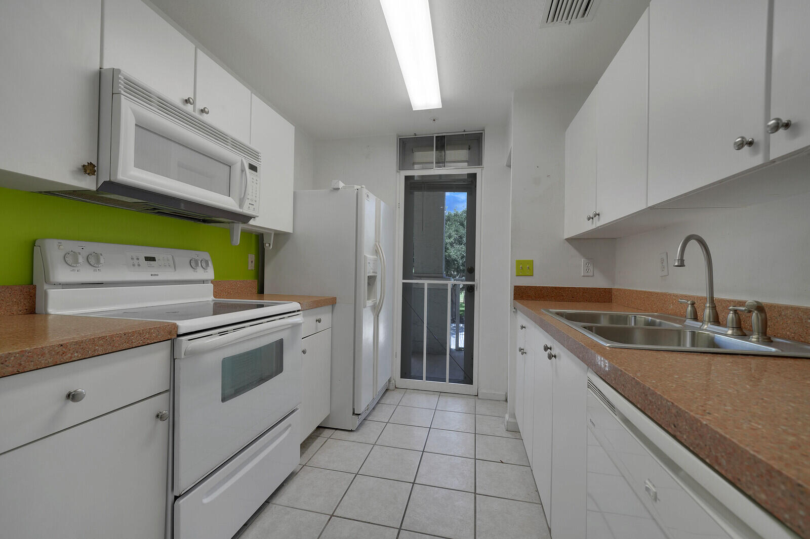 1054 University Boulevard 21 Property Photo 13