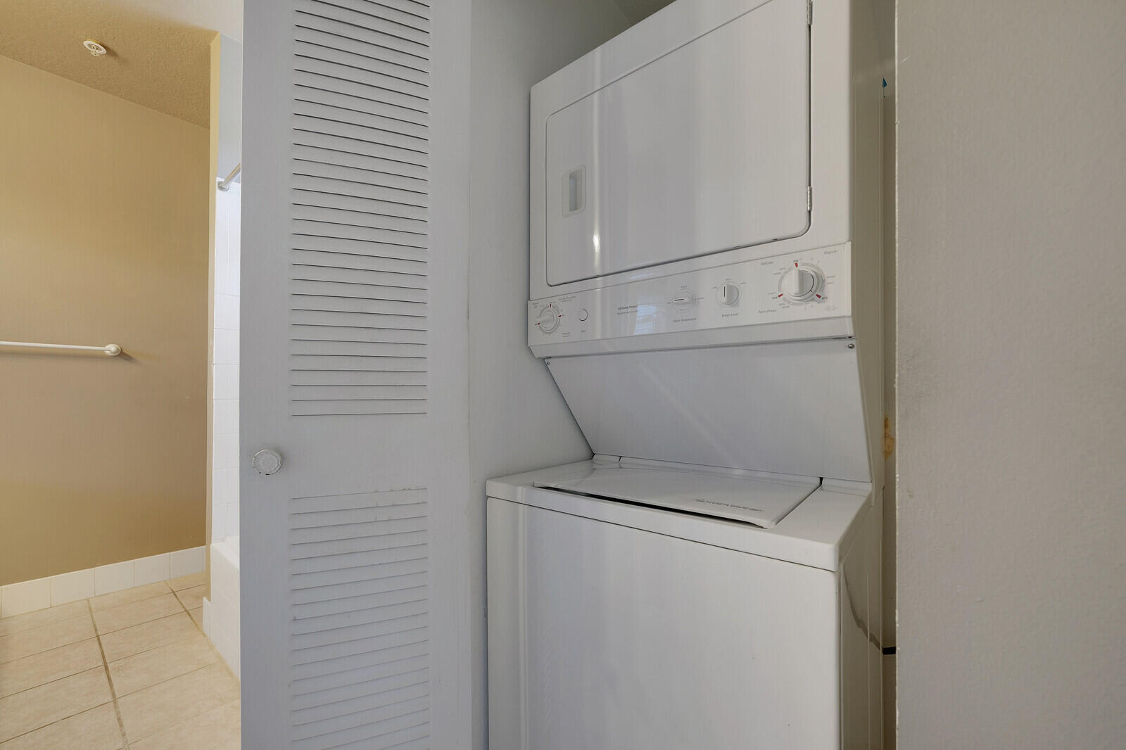 1054 University Boulevard 21 Property Photo 21