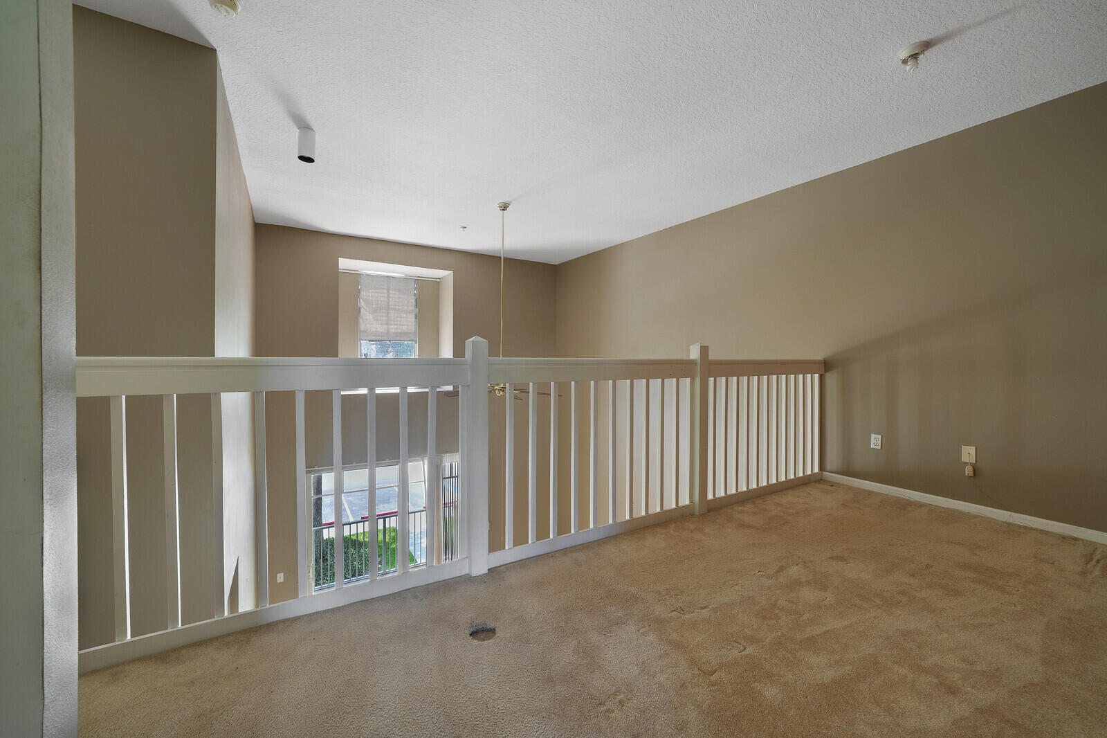 1054 University Boulevard 21 Property Photo 24