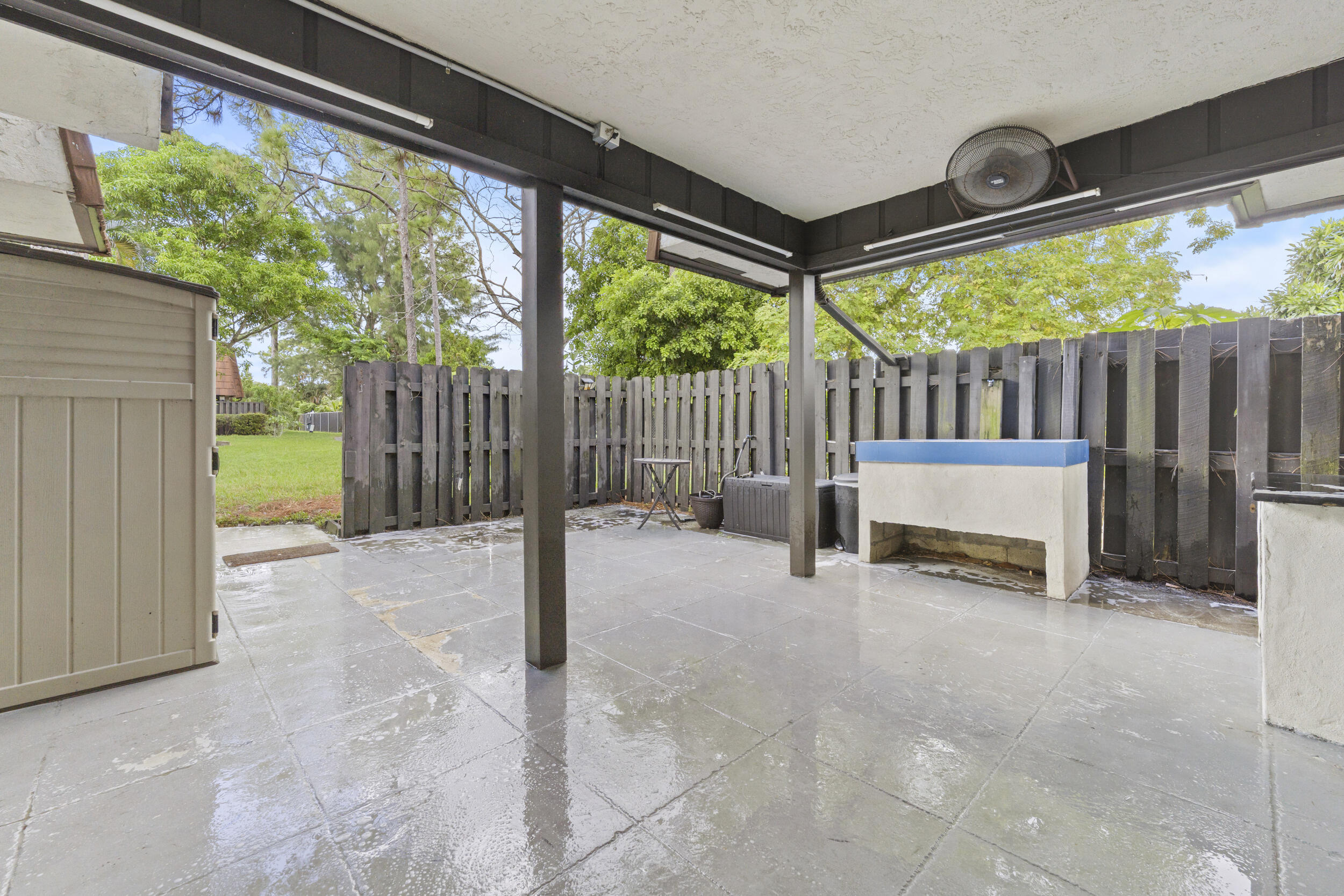 2200 White Pine Circle B Property Photo 6