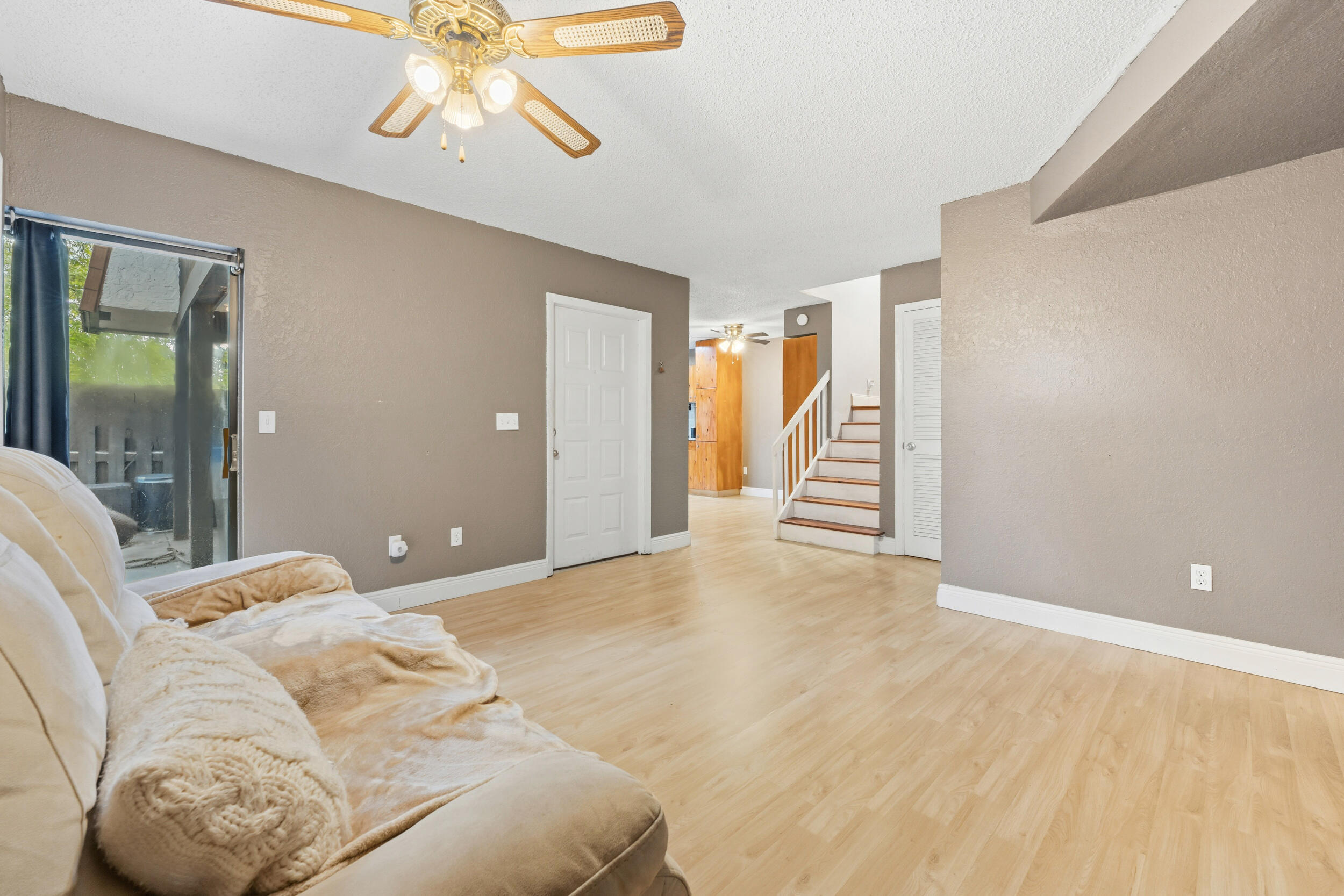 2200 White Pine Circle B Property Photo 12