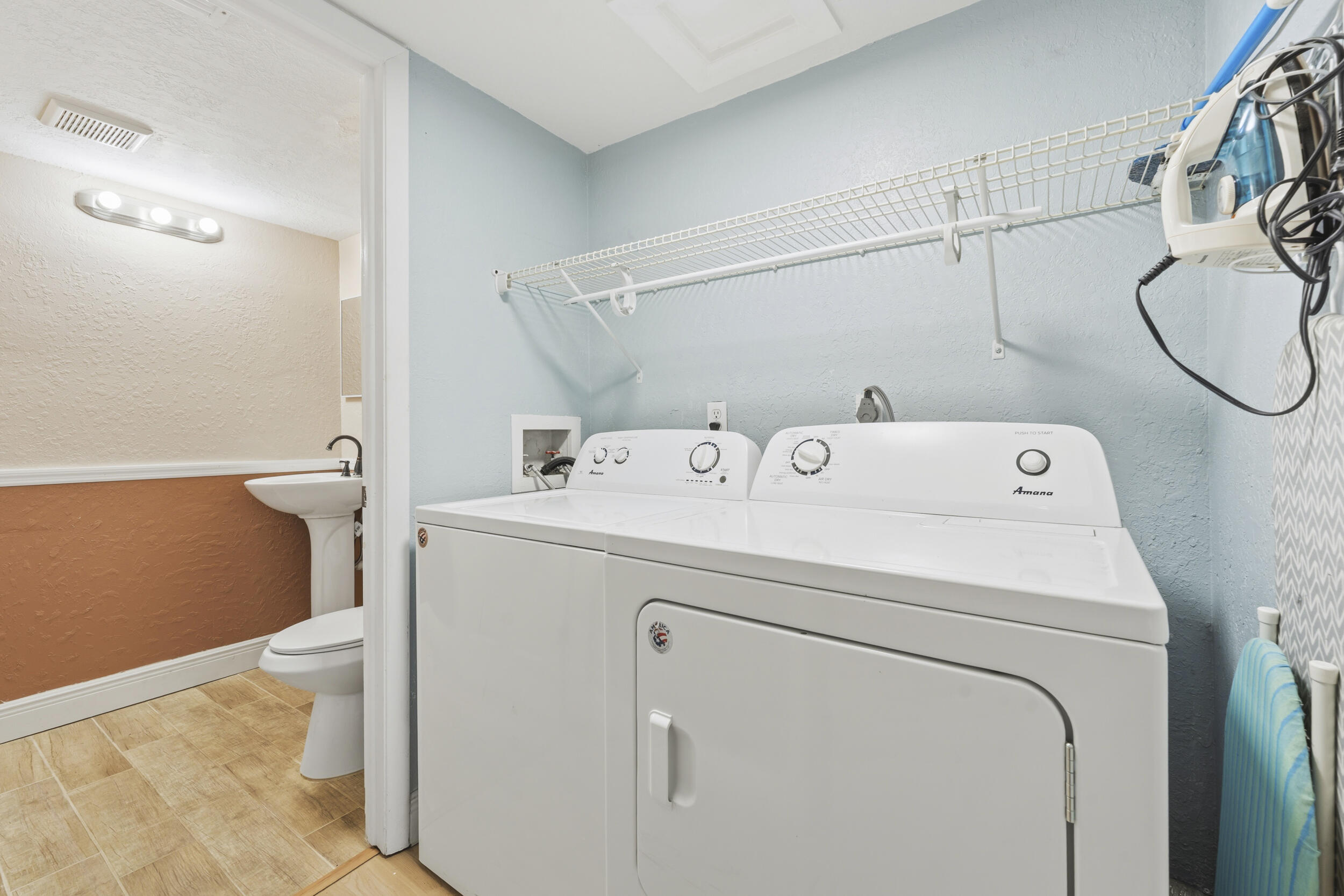 2200 White Pine Circle B Property Photo 15
