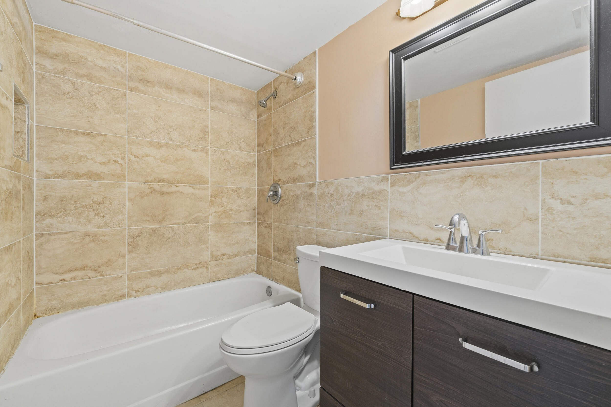 2200 White Pine Circle B Property Photo 18