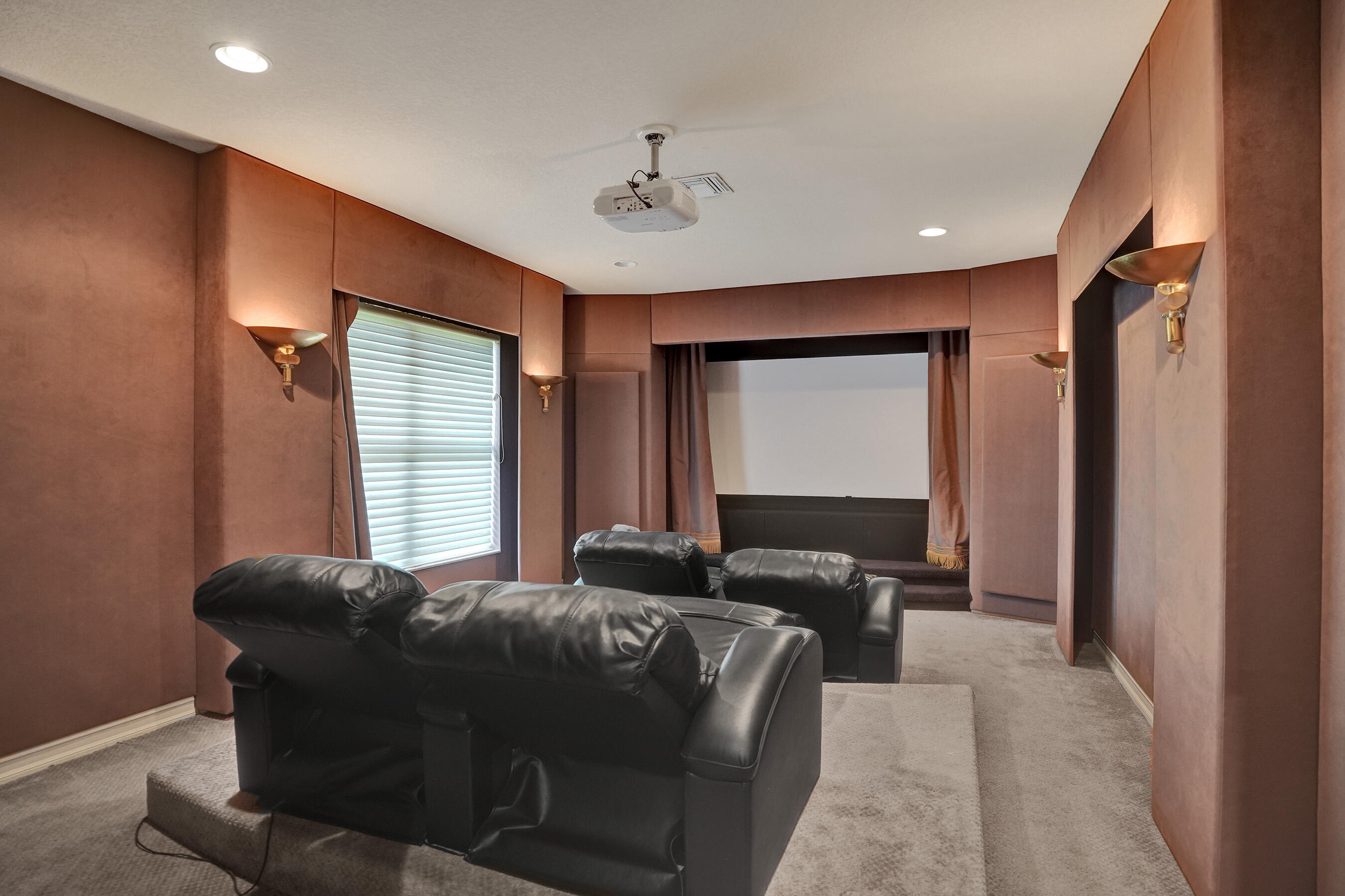 12945 Stonebrook Drive Property Photo 32
