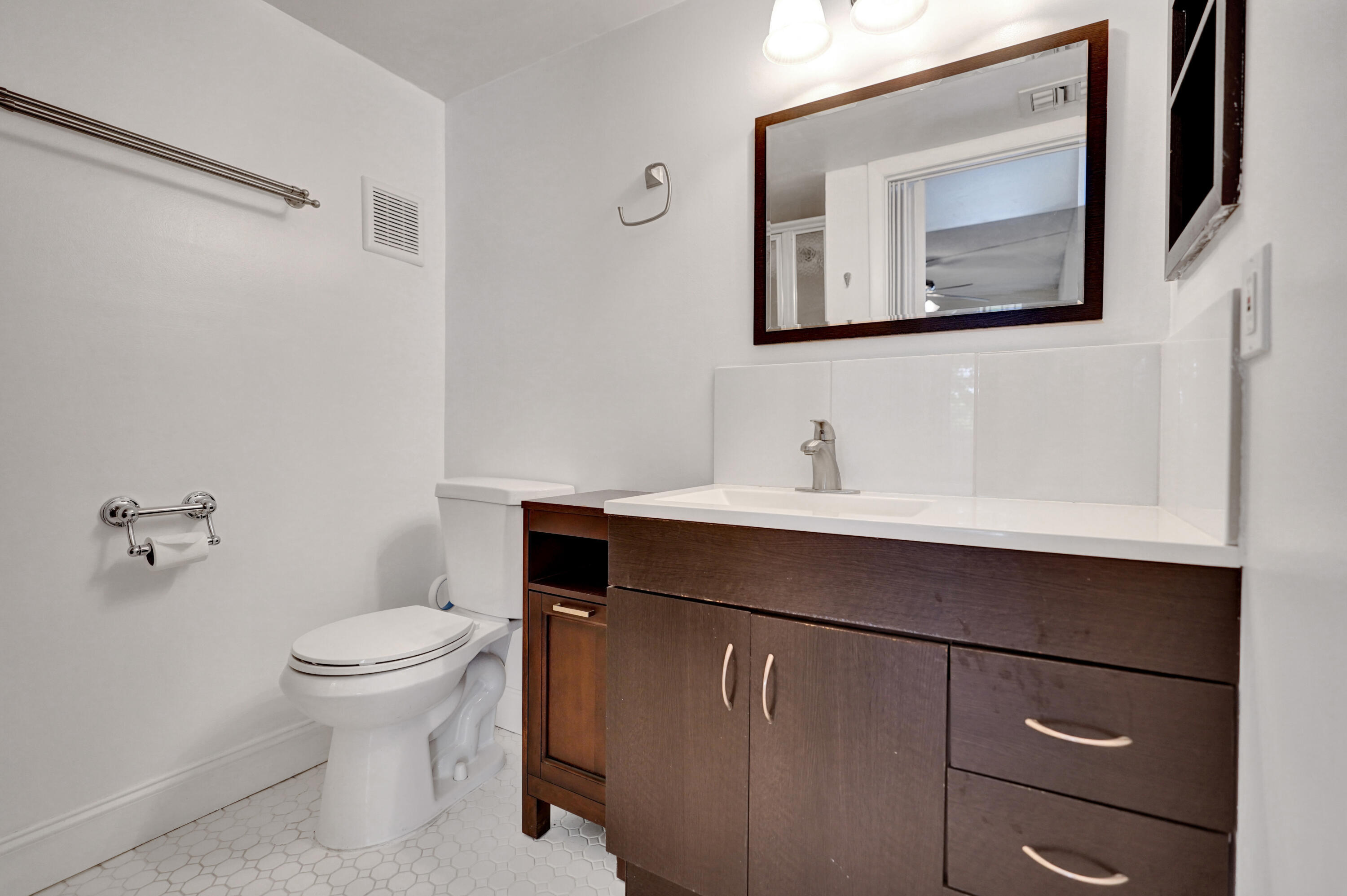 15036 Ashland Lane B 70 Property Photo 13