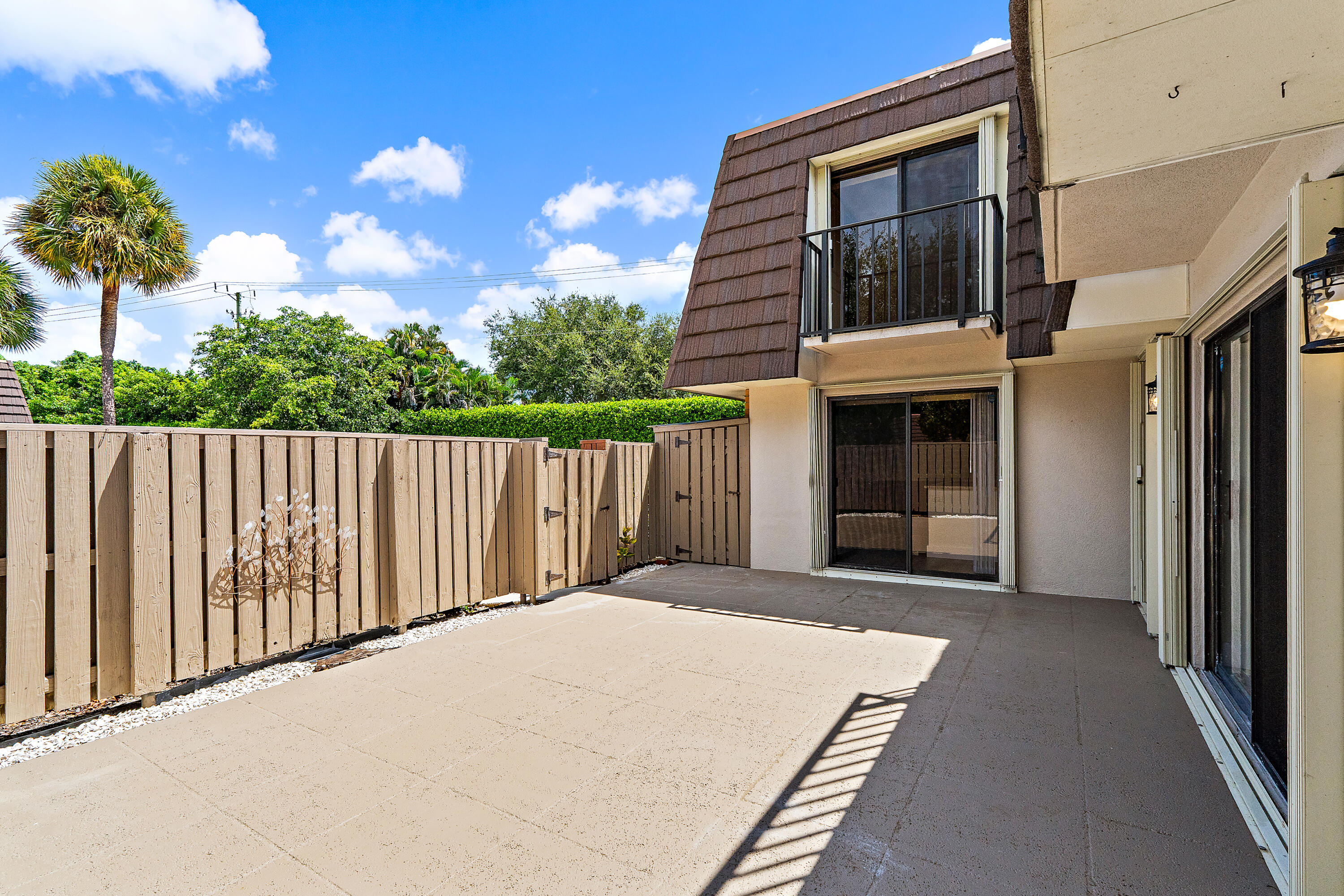 1221 12th Court Property Photo 5