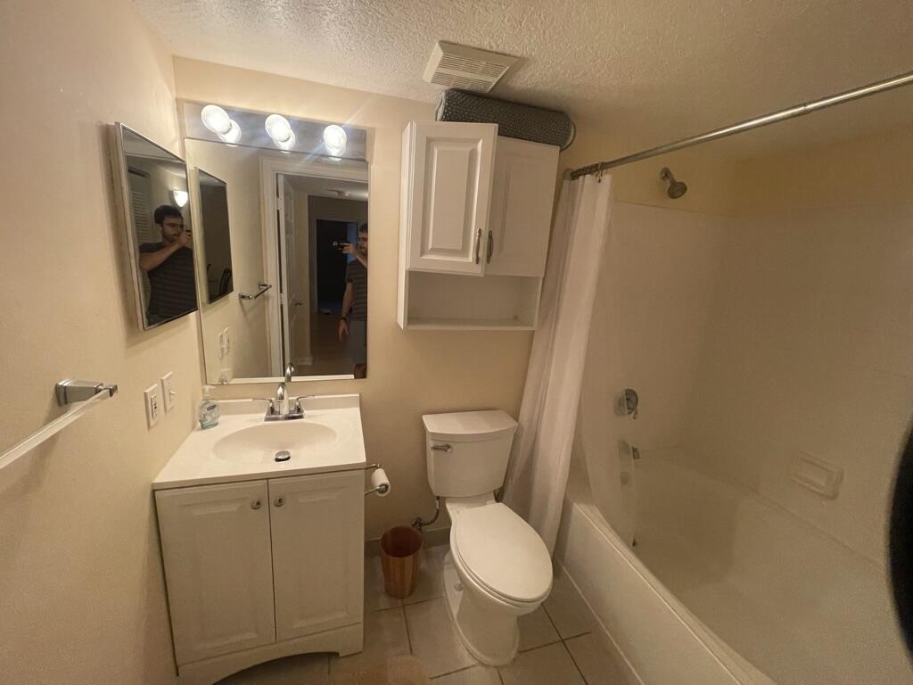 712 Villa Circle Property Photo 9