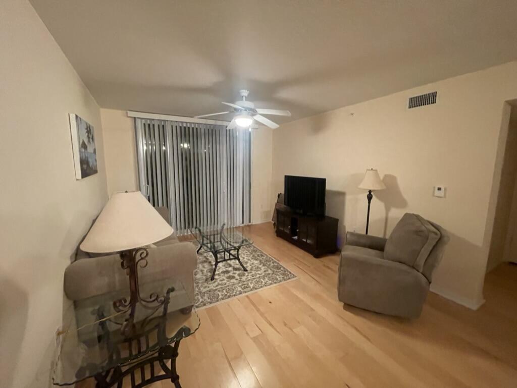 712 Villa Circle Property Photo 11