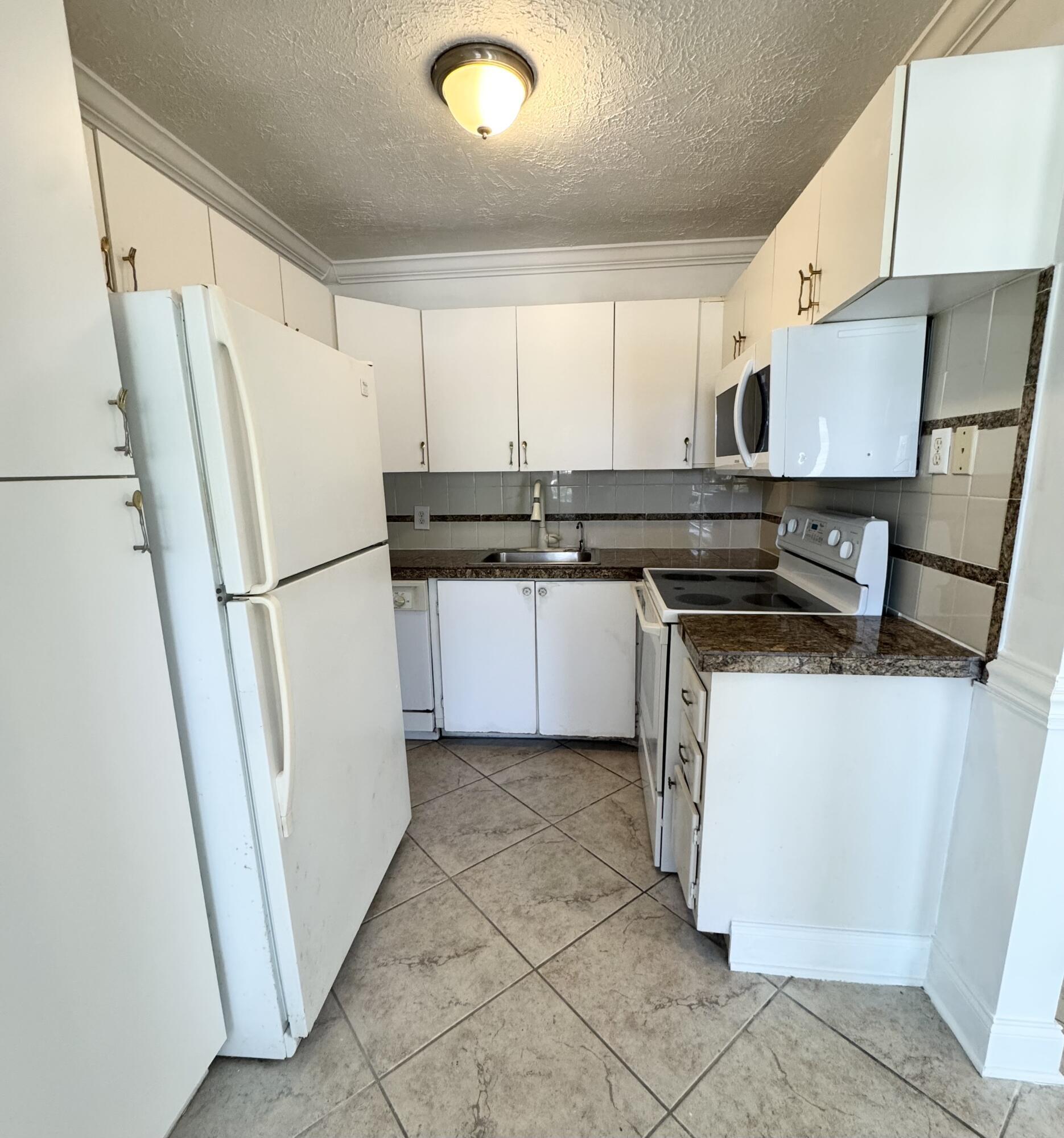 218 Kent M M Property Photo 5