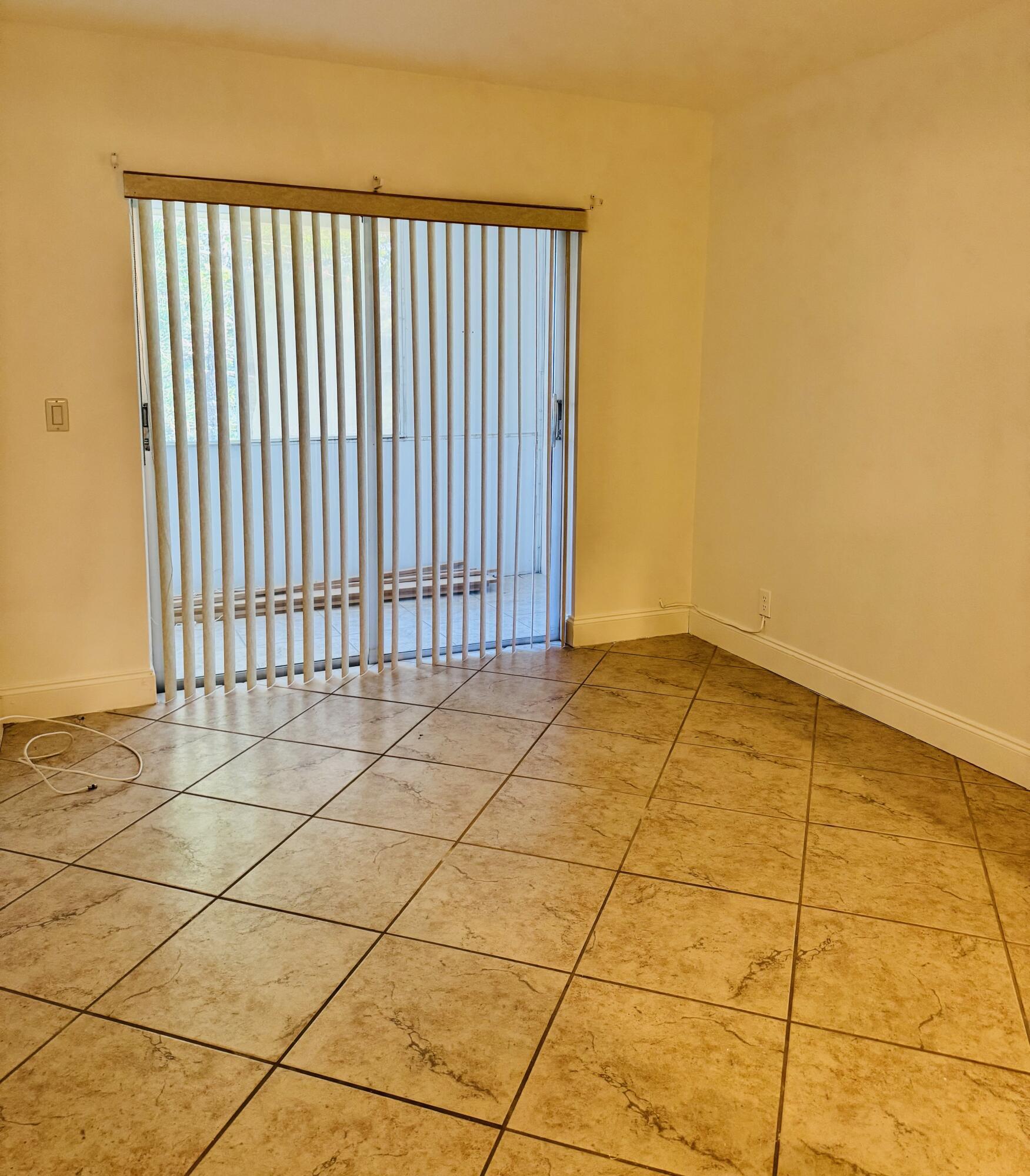 218 Kent M M Property Photo 11