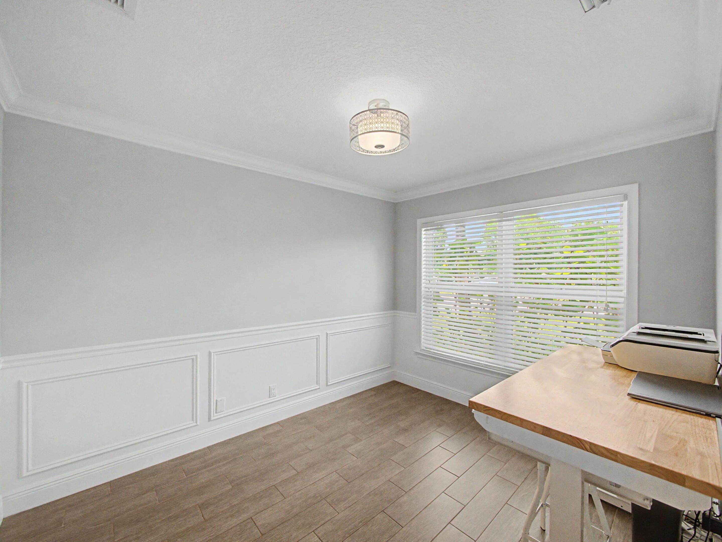 17700 Cornelia Avenue Property Photo 3