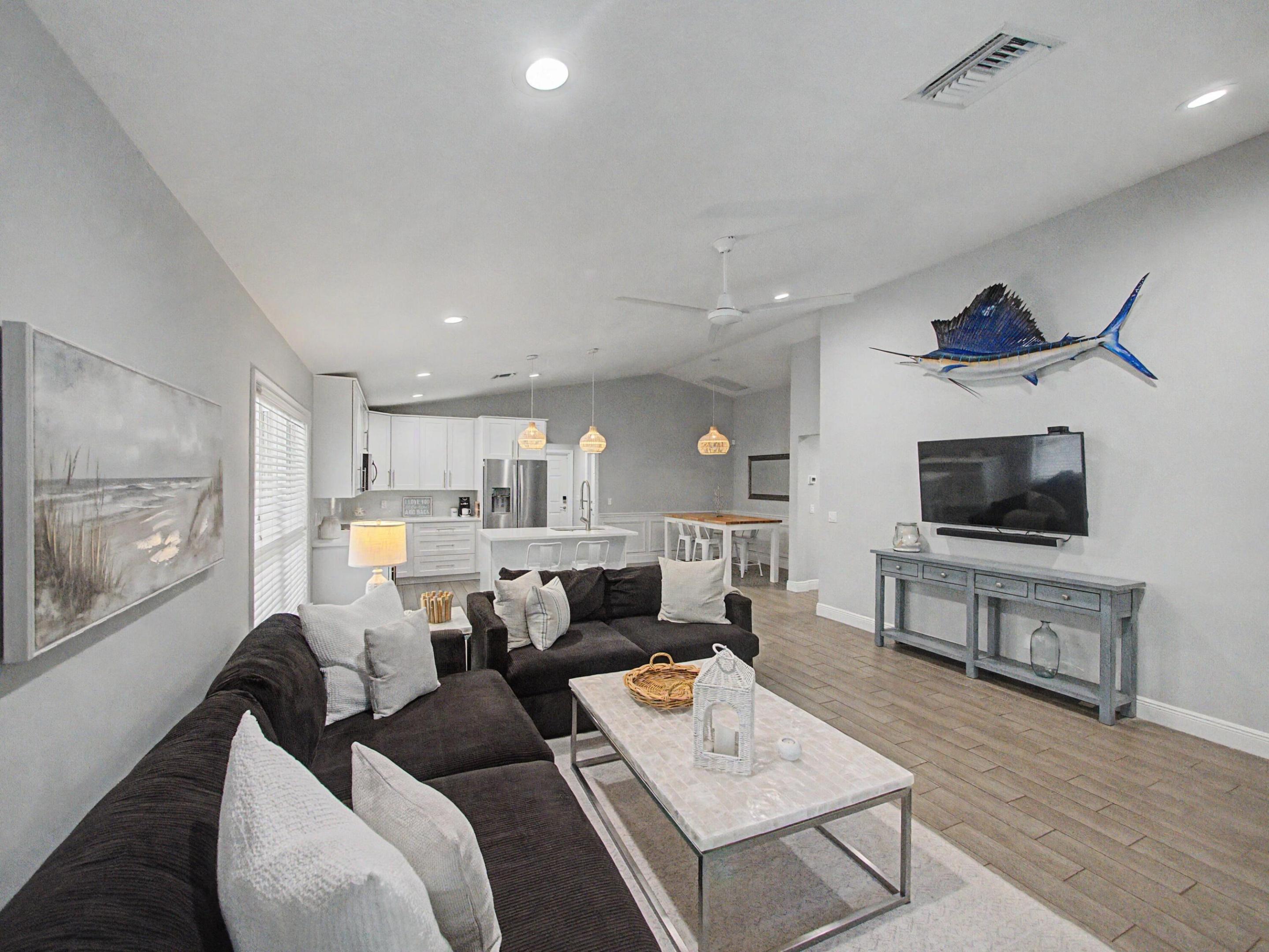 17700 Cornelia Avenue Property Photo 7