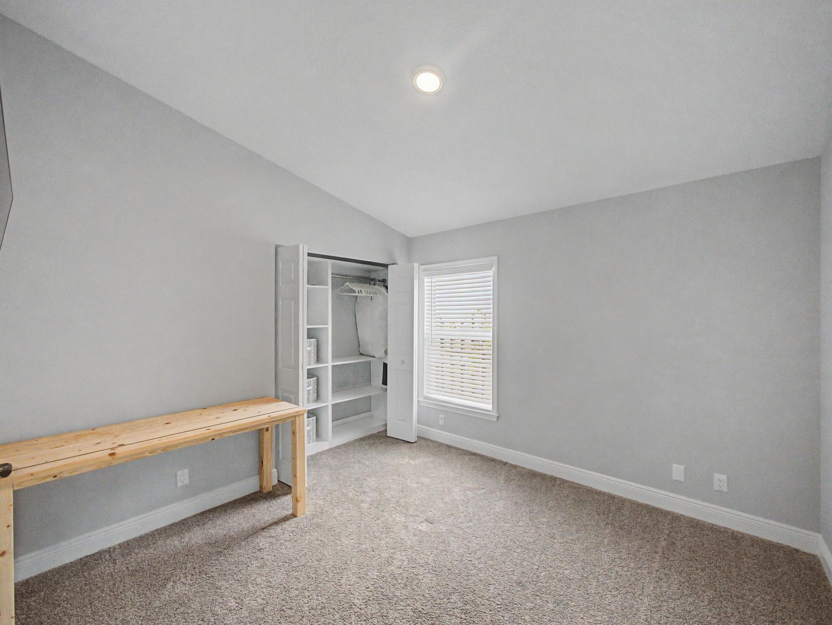 17700 Cornelia Avenue Property Photo 9