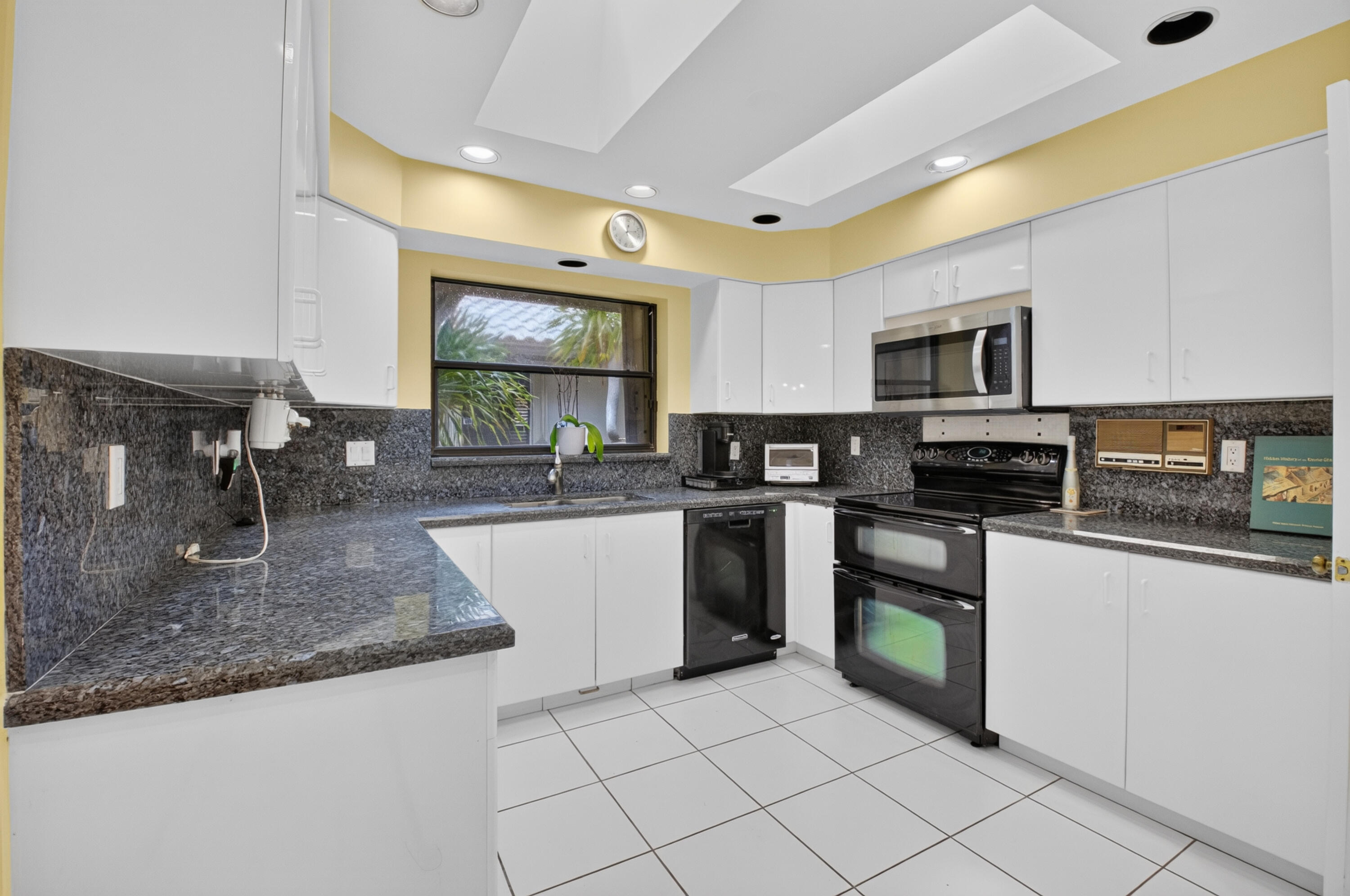 19380 Cedar Glen Drive Property Photo 16