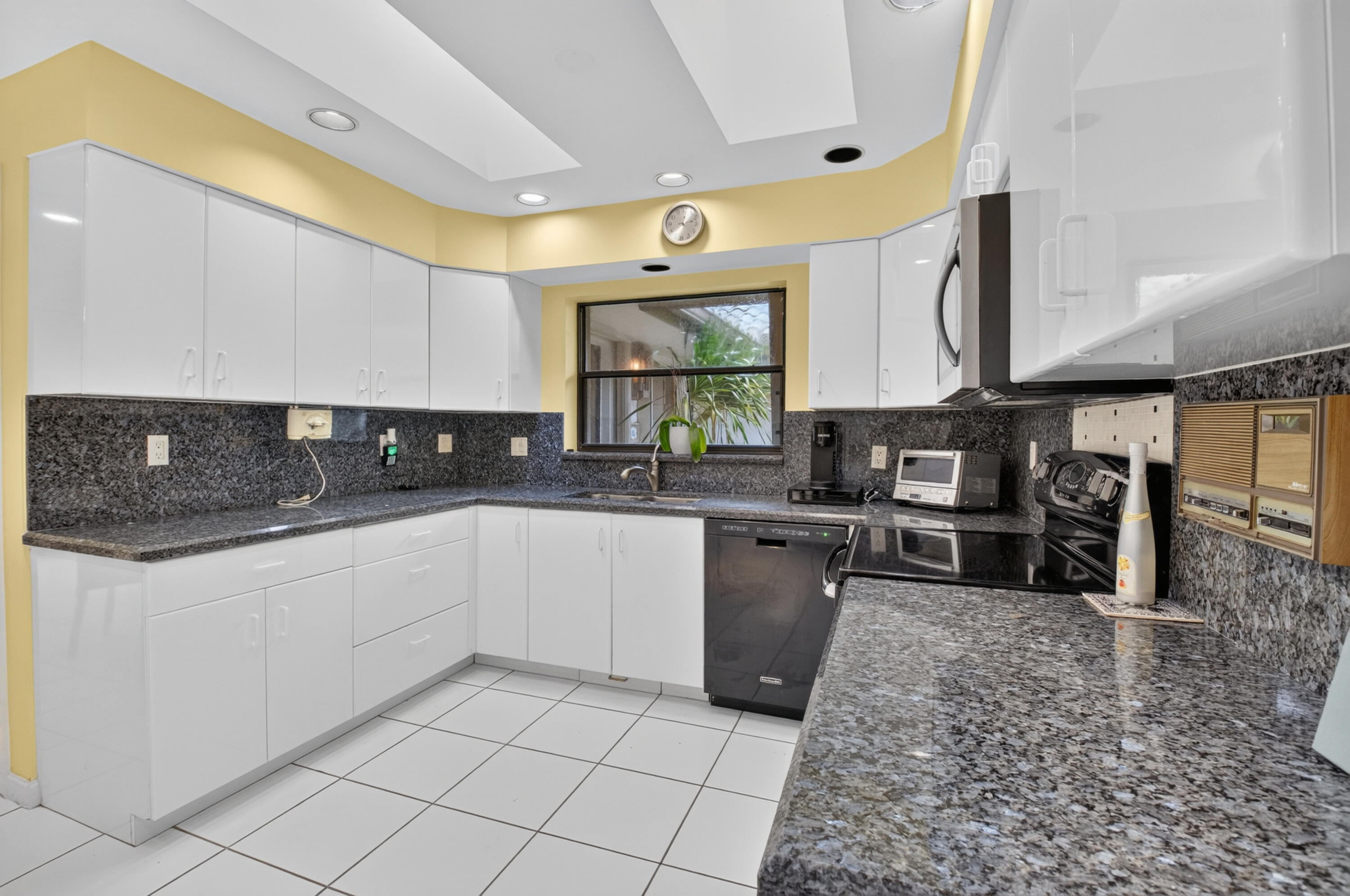19380 Cedar Glen Drive Property Photo 17