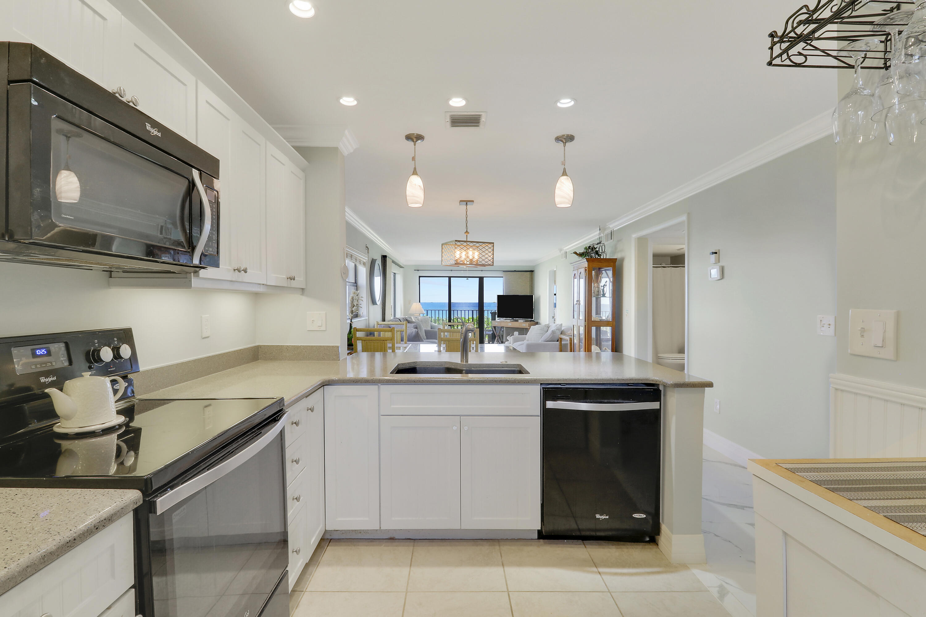 7420 S Ocean Drive 211 Property Photo 3