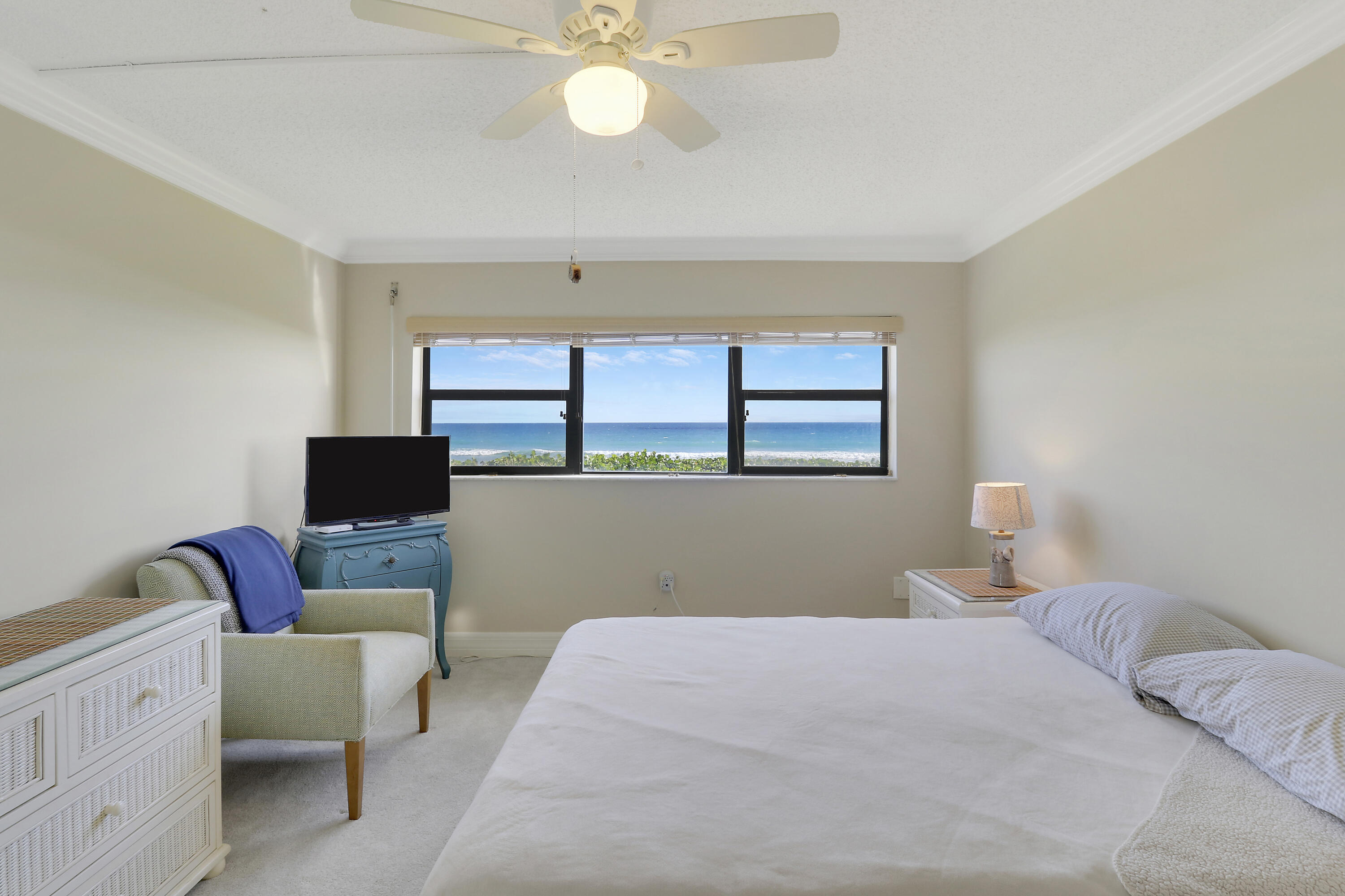 7420 S Ocean Drive 211 Property Photo 11