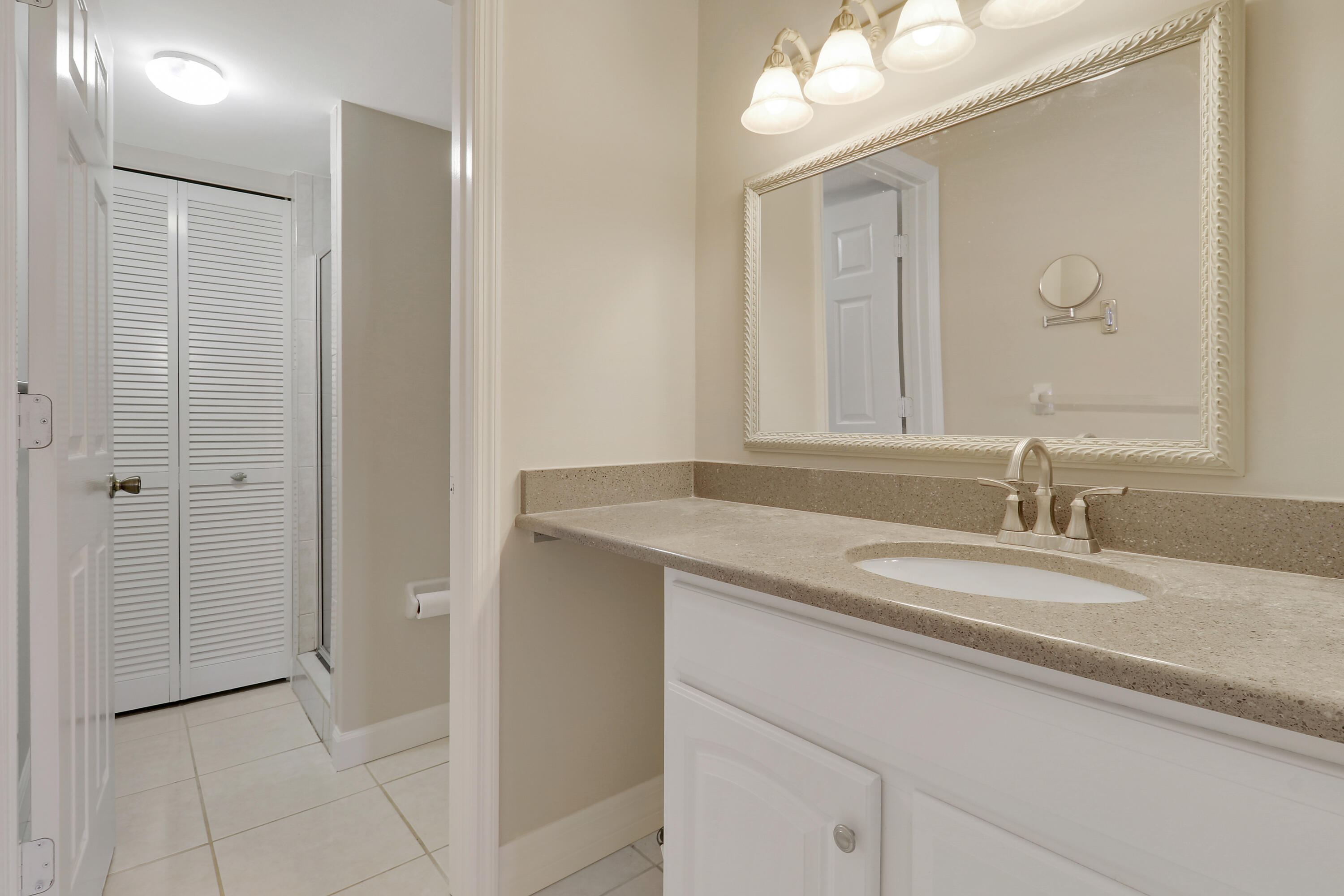 7420 S Ocean Drive 211 Property Photo 13