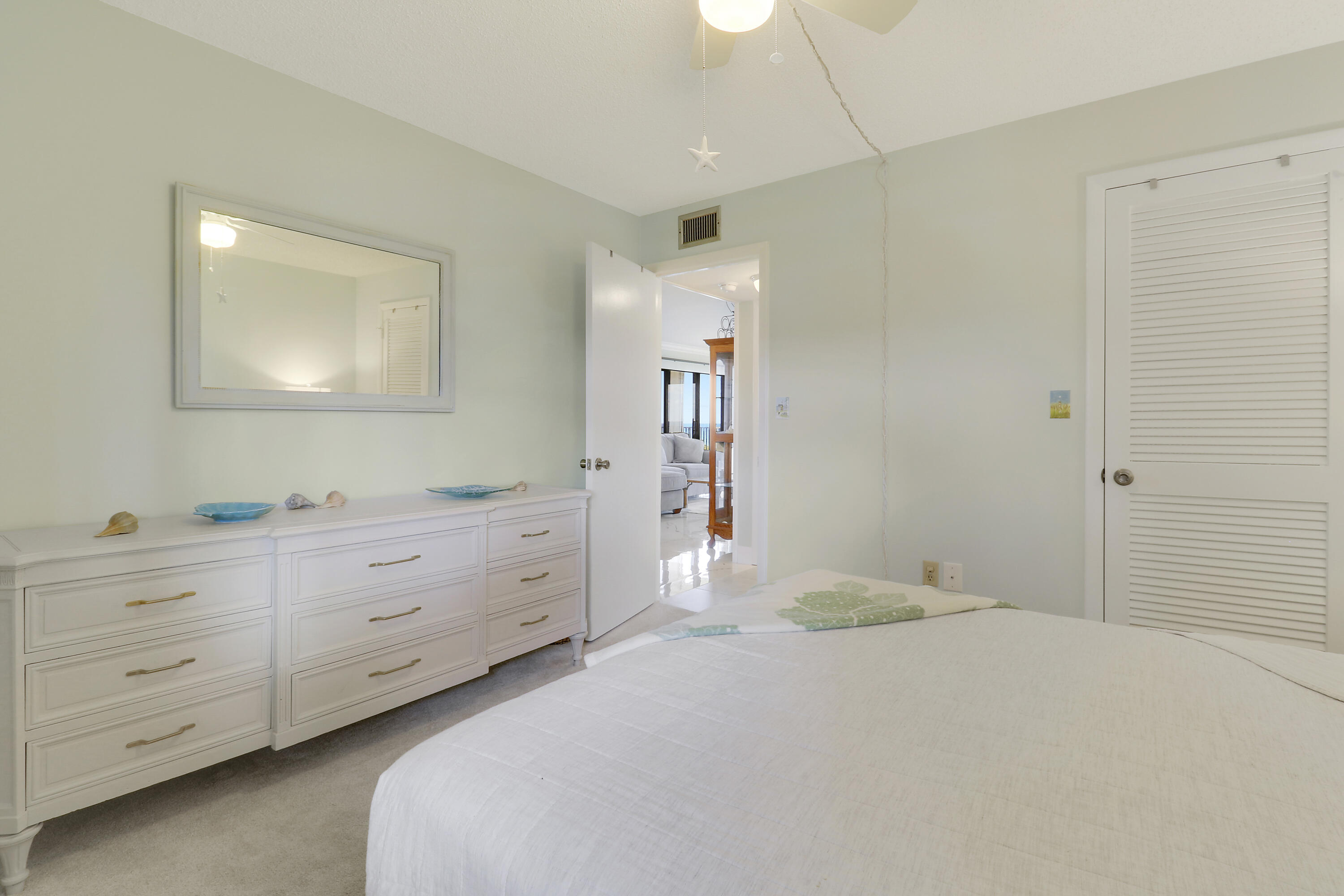 7420 S Ocean Drive 211 Property Photo 14