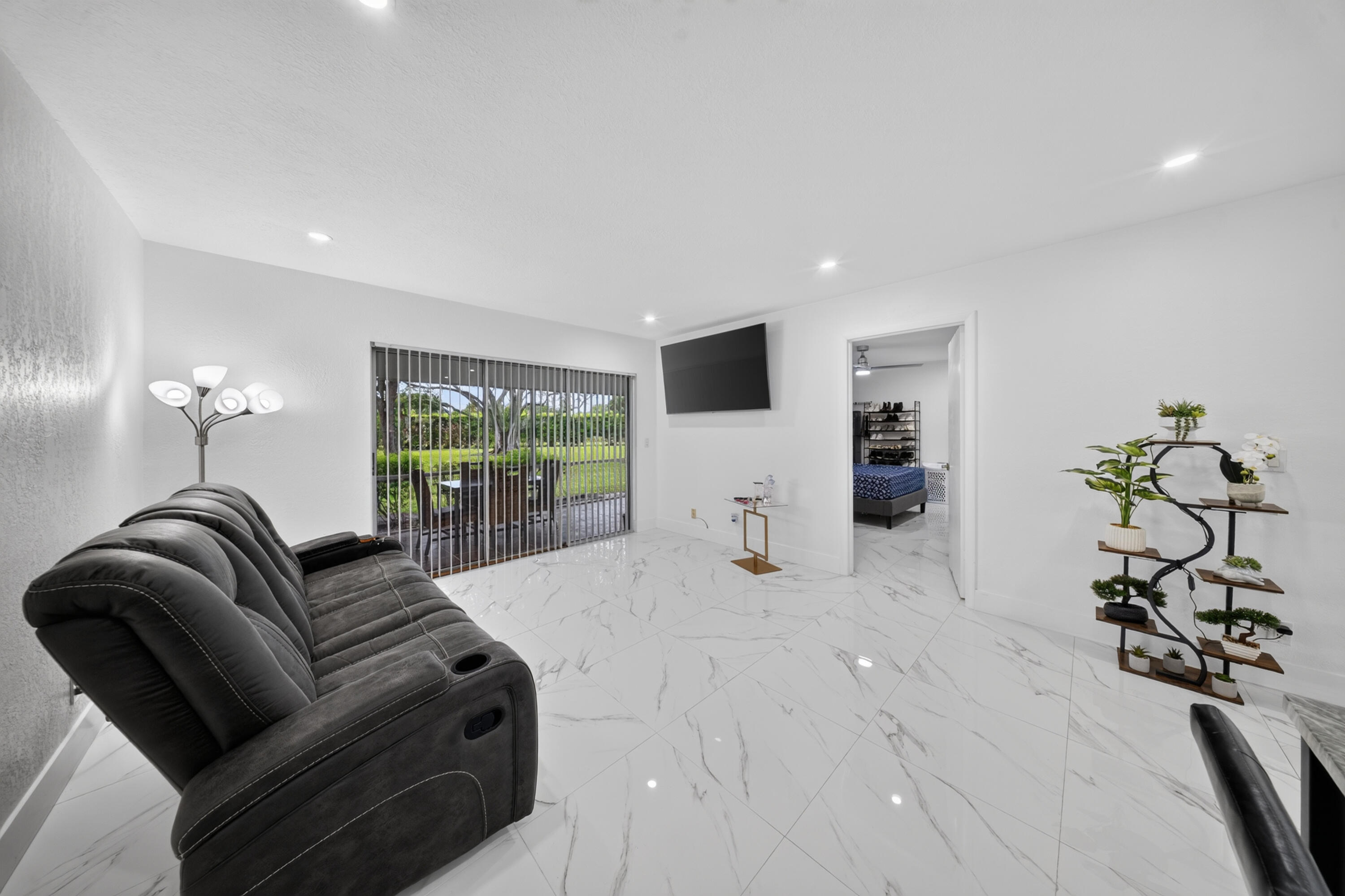 265 Cape Cod Circle Property Photo 8