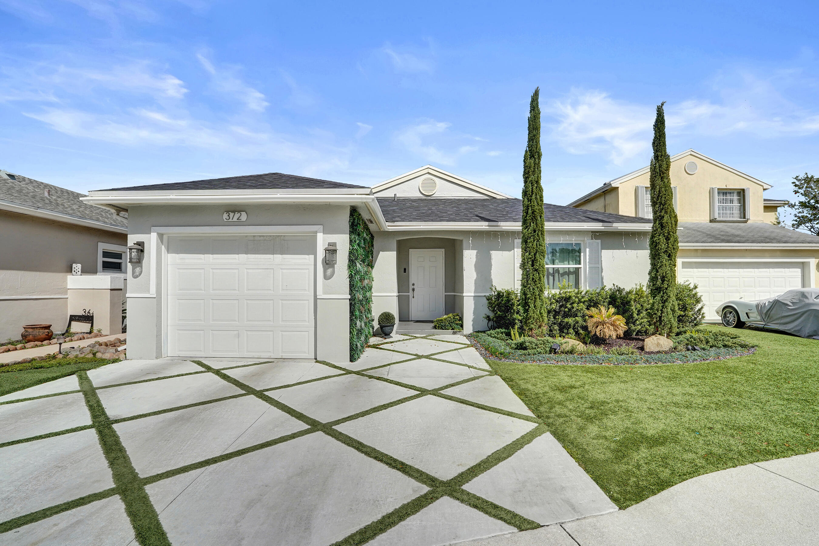 372 W Riverbend Drive 372