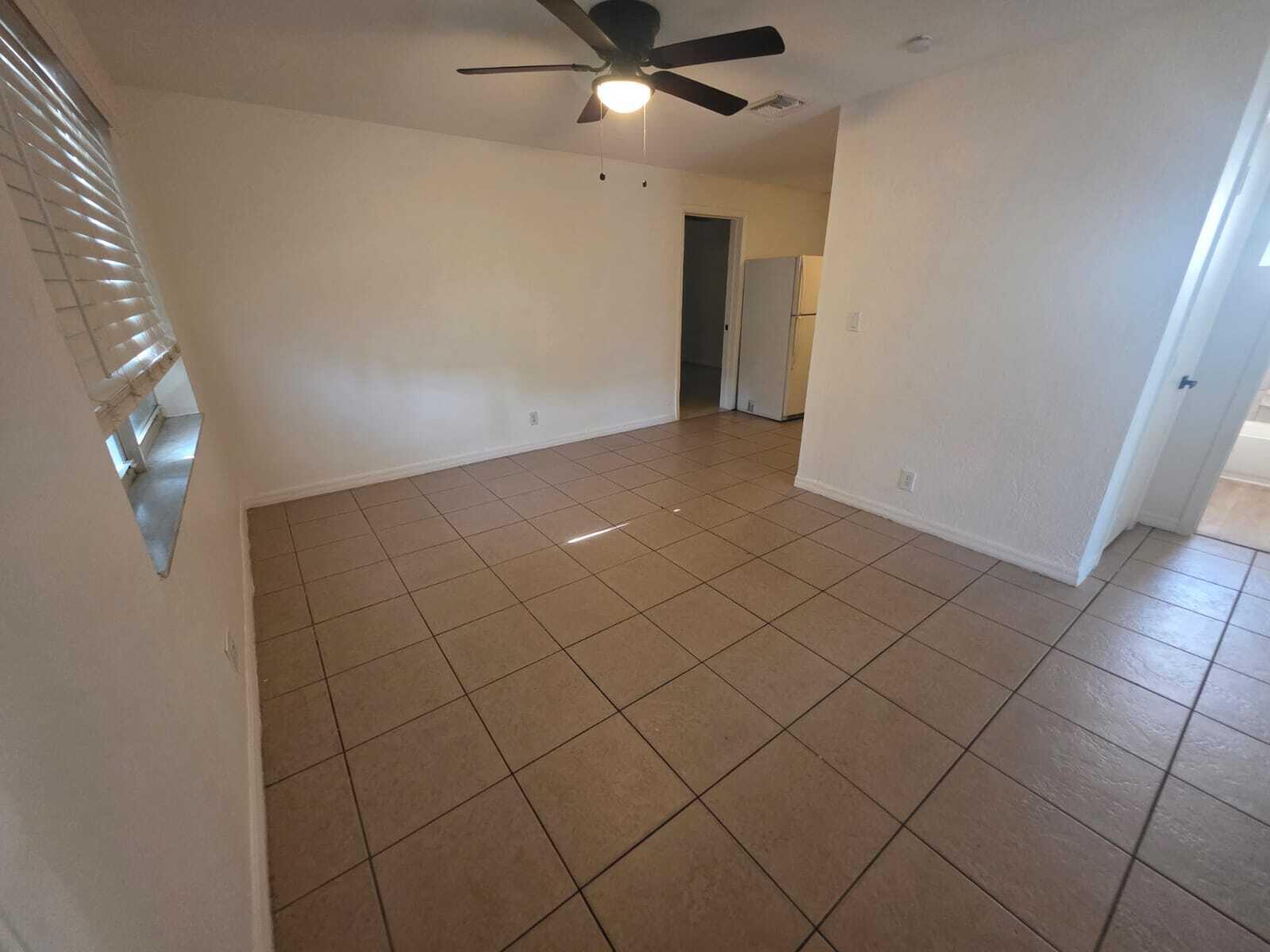 404 NE 4th Street 1 Property Photo 1