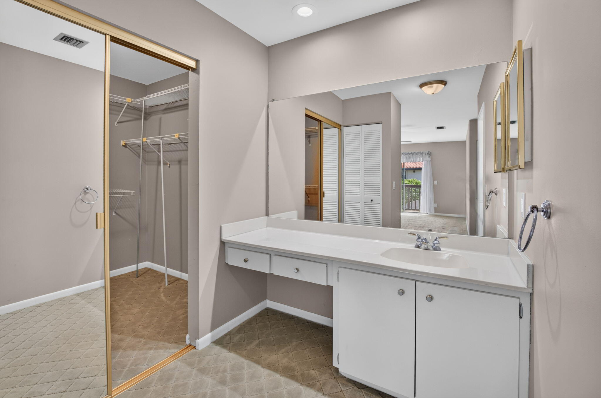 5726 Fox Hollow Drive G Property Photo 9