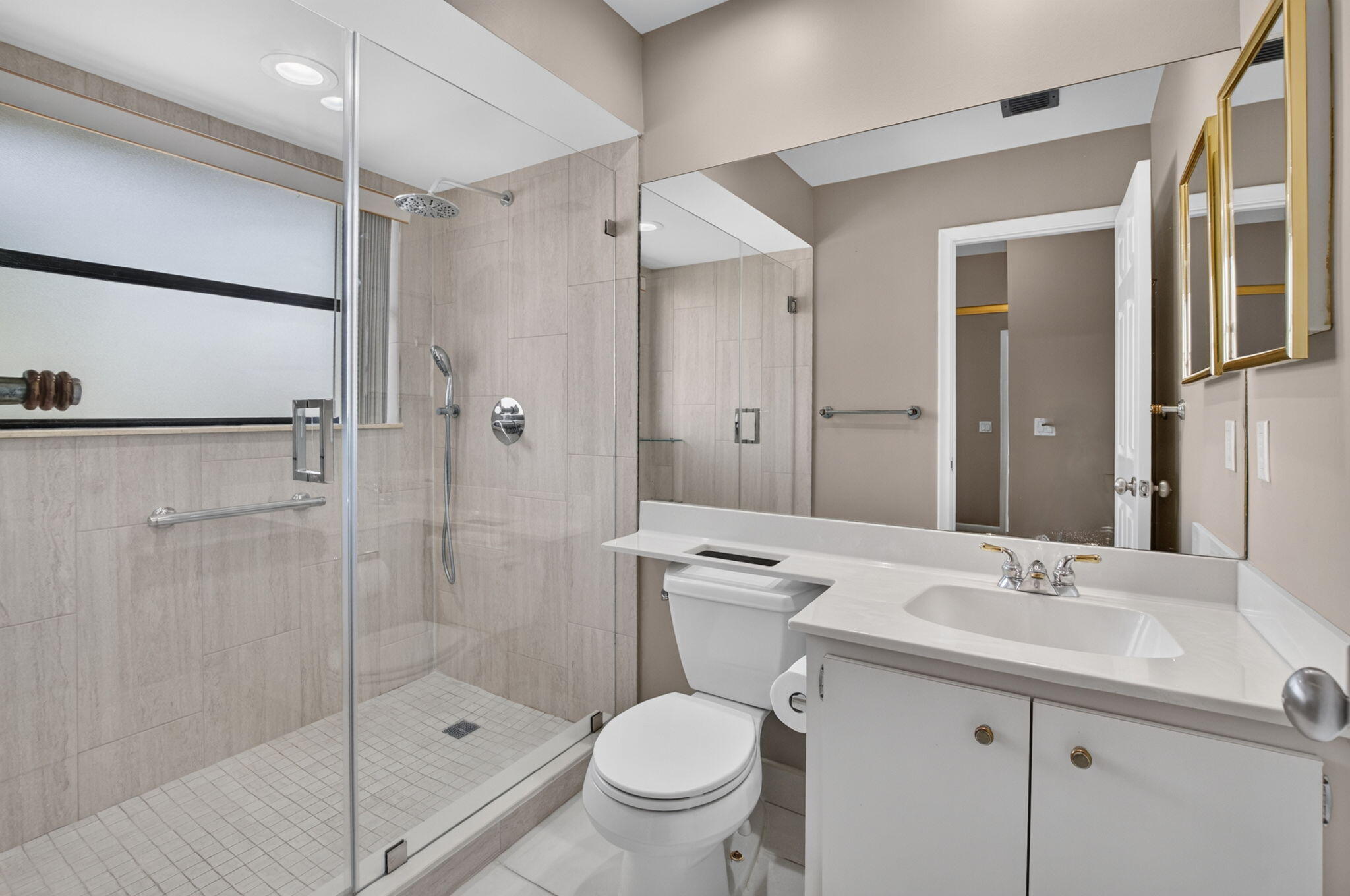 5726 Fox Hollow Drive G Property Photo 10
