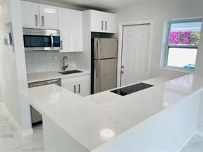 2408 NE 4th Street Property Photo 1