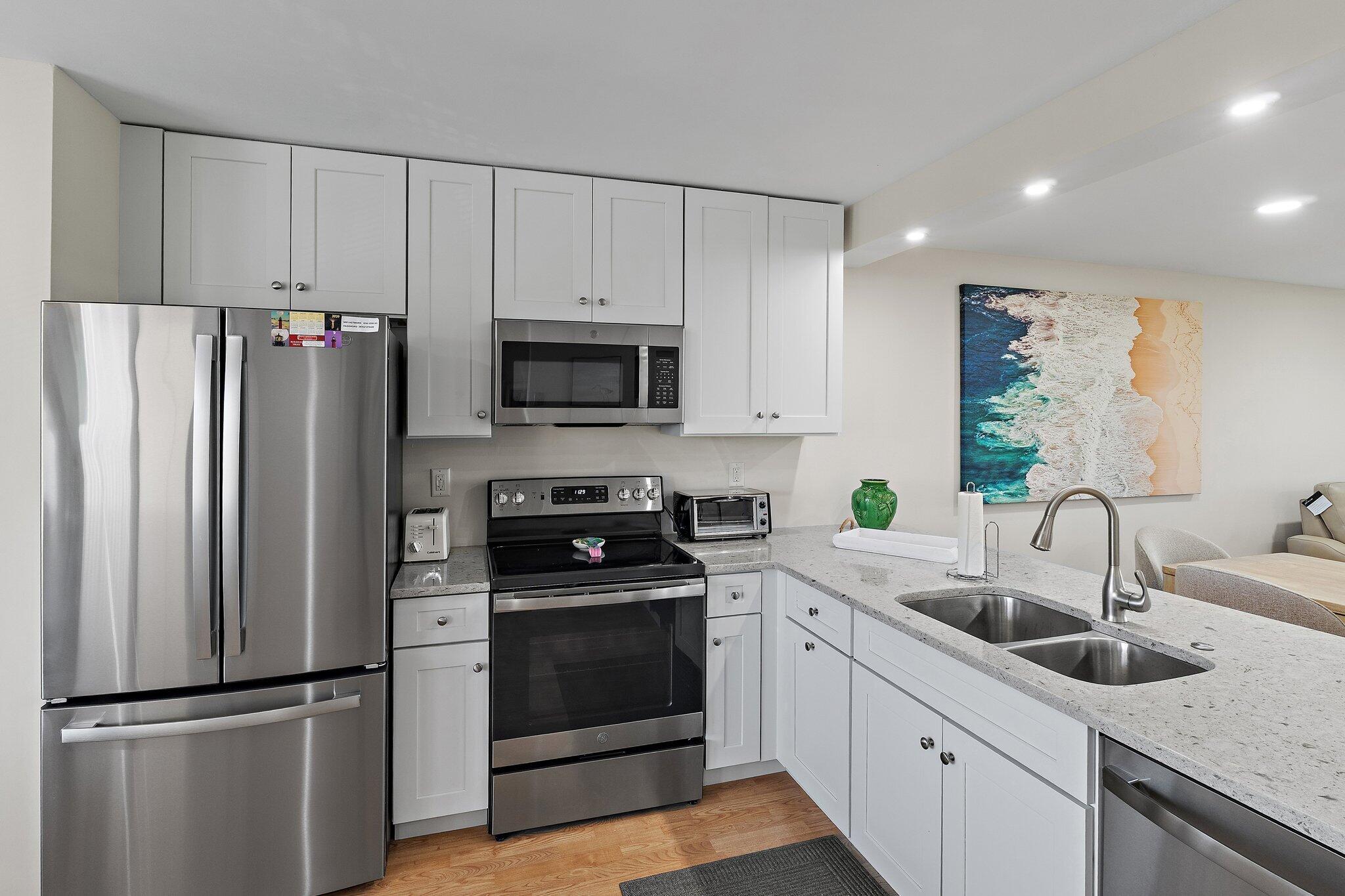 275 Palm Avenue C302 Property Photo 6