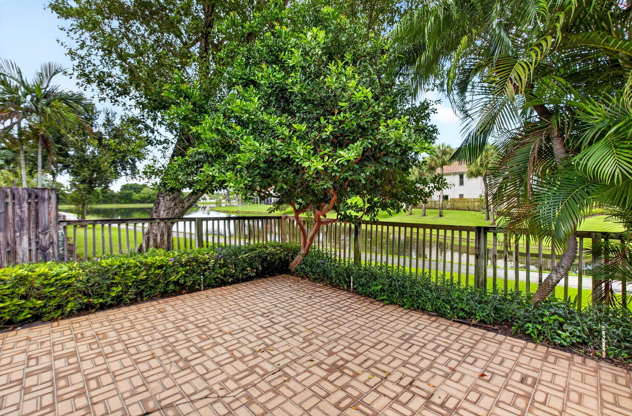 5576 Fox Hollow Drive Property Photo 4